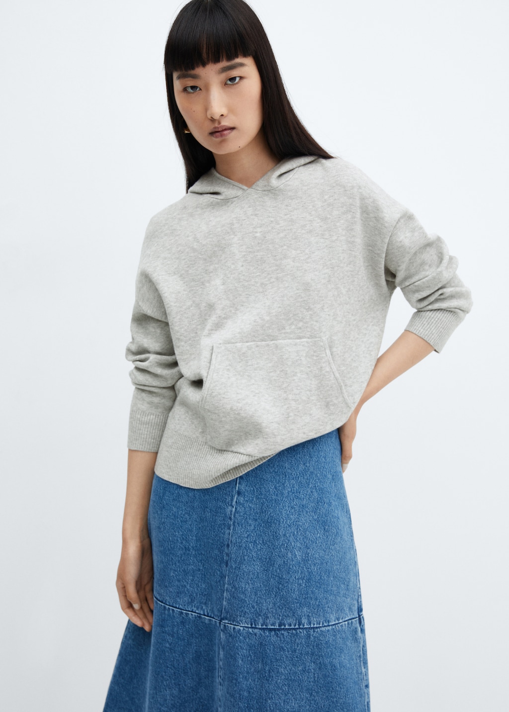 Hooded sweater with front pocket - Medium plane