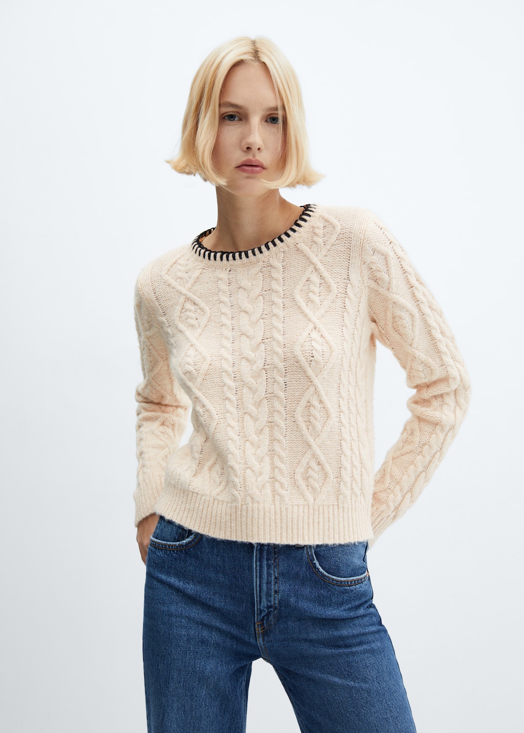 Cable-knit sweater with contrasting trim - Medium plane