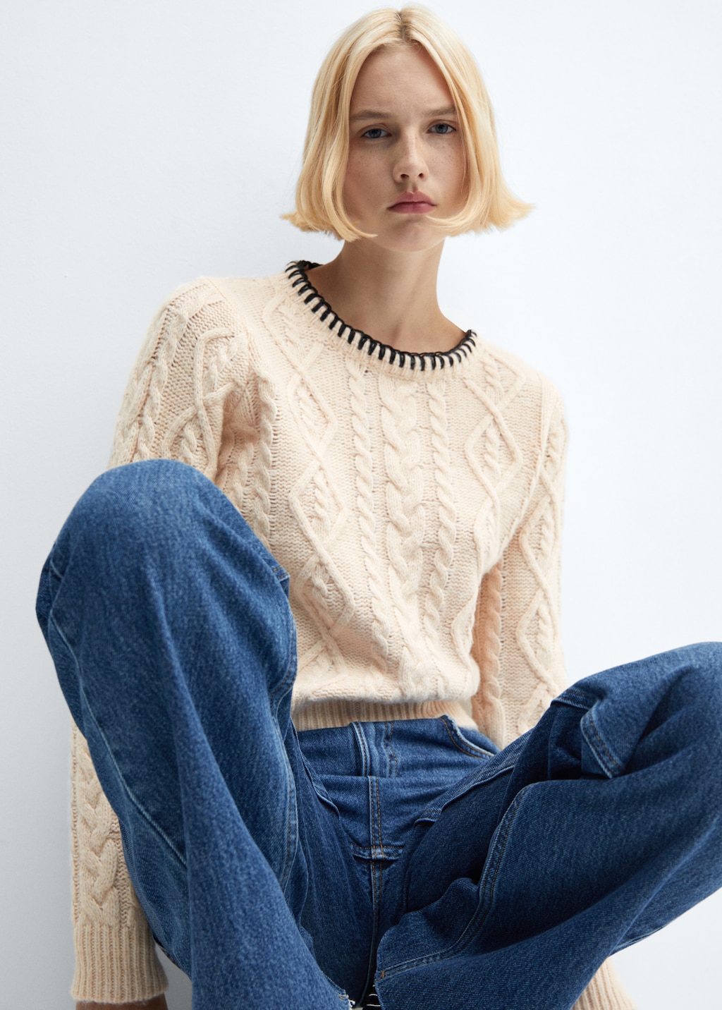 Cable-knit sweater with contrasting trim - Details of the article 2