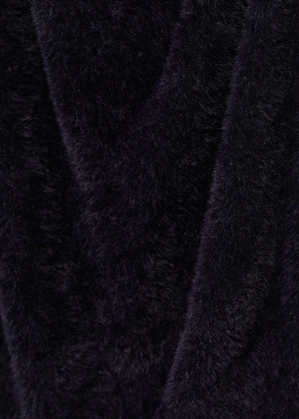 Asymmetrical fur-effect sweater - Details of the article 8