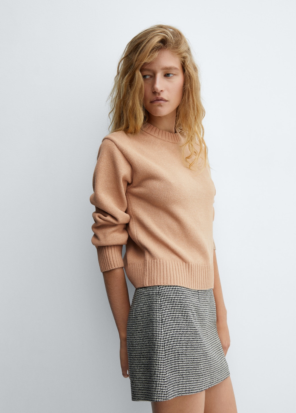 Round-neck knitted sweater  - Details of the article 2