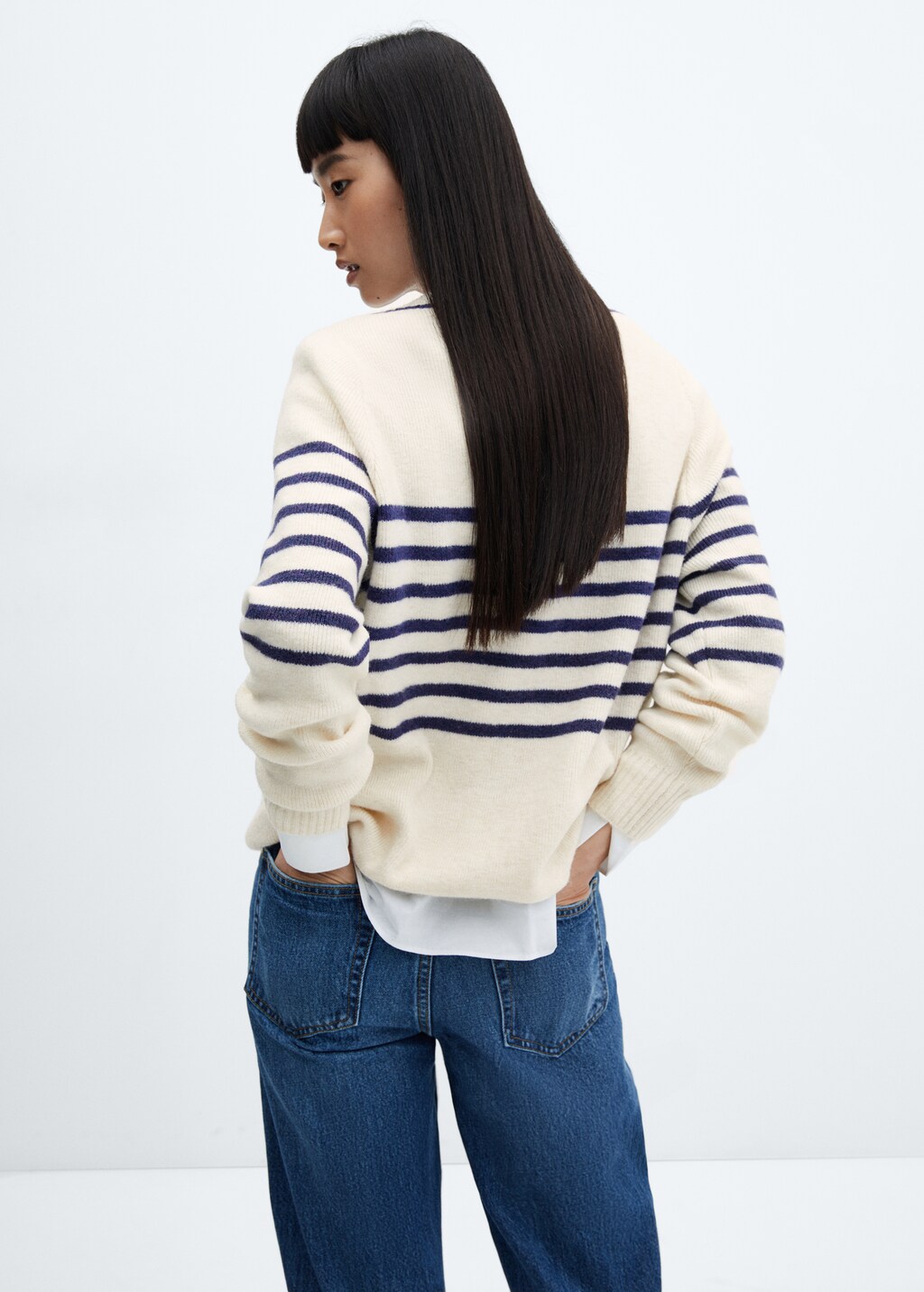 V-neck striped sweater - Reverse of the article