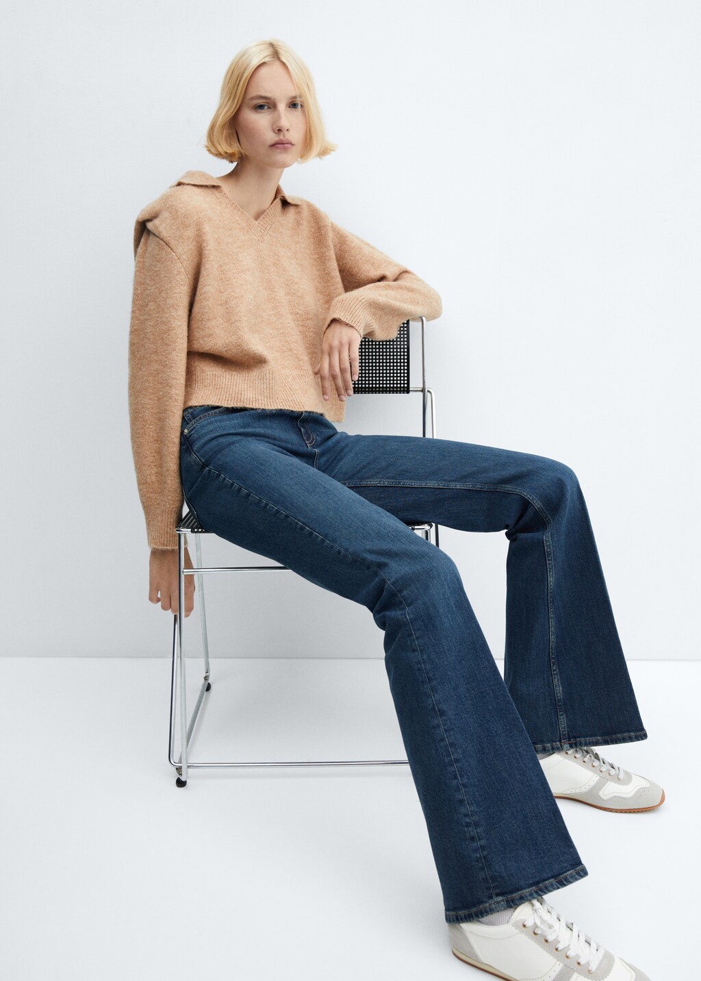 Polo-neck sweater with shoulder pads  - Details of the article 2