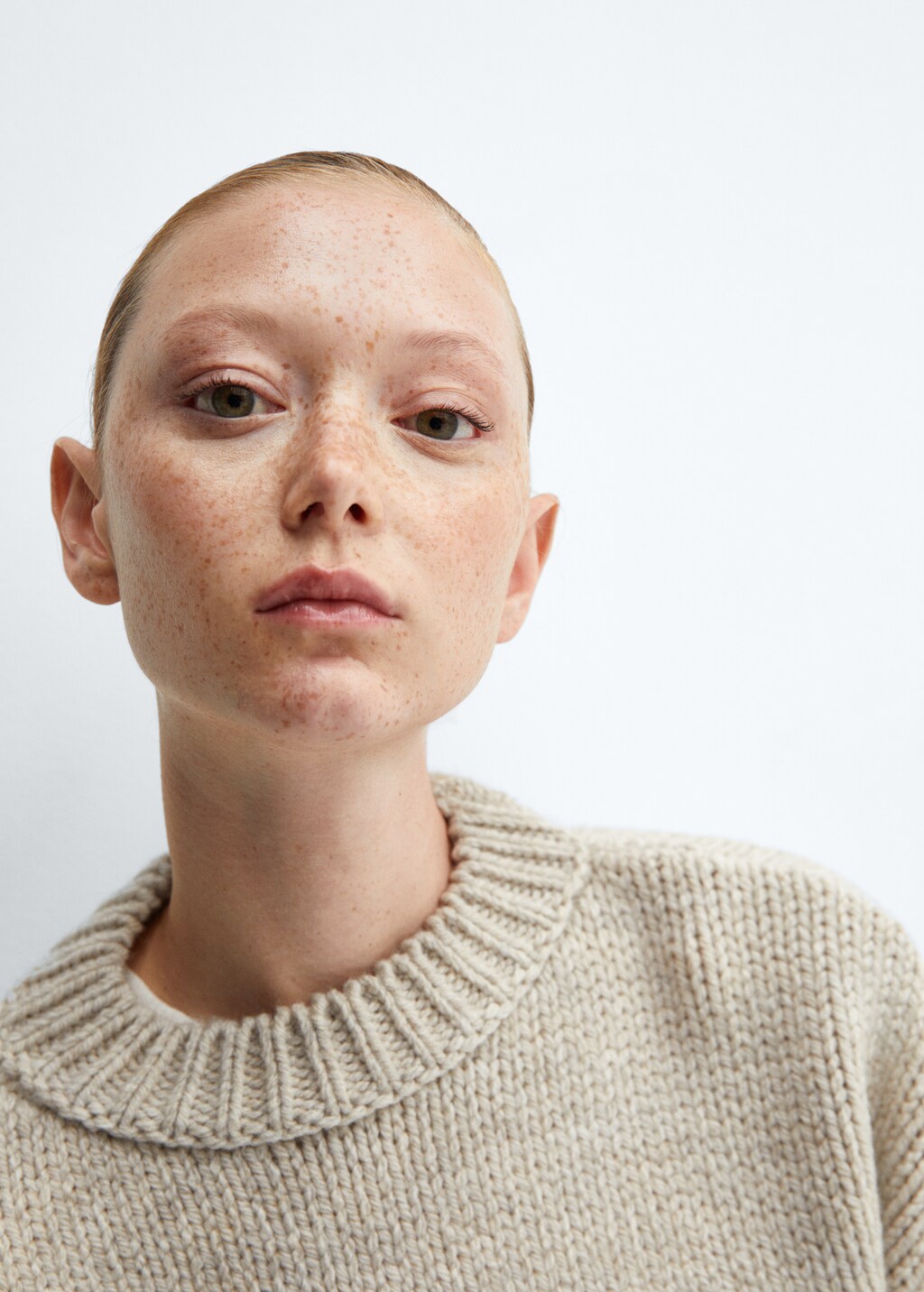 Round-neck cropped jumper - Details of the article 1