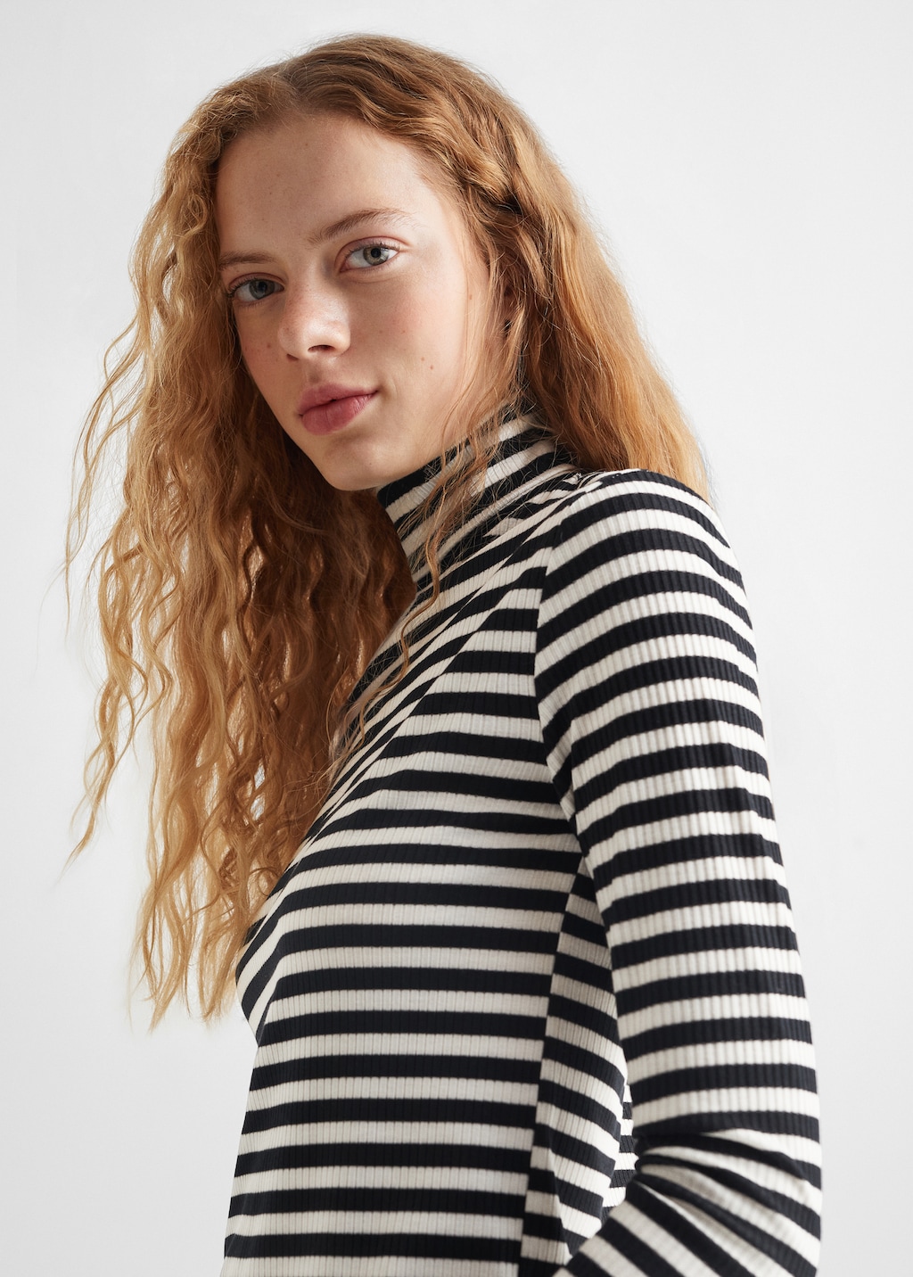 Striped turtleneck T-shirt - Details of the article 1