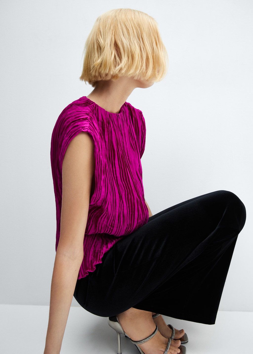 Satin pleated blouse - Details of the article 2