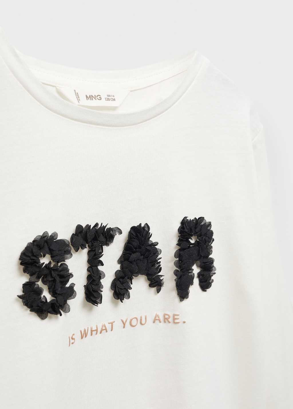 Long-sleeved t-shirt with message - Details of the article 8