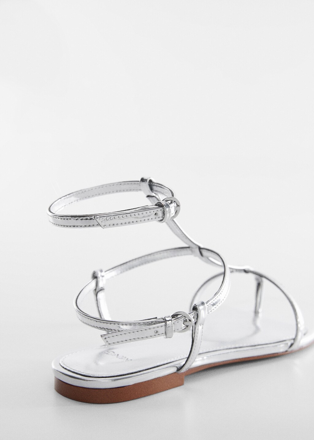 Strap sandals with buckle - Details of the article 1