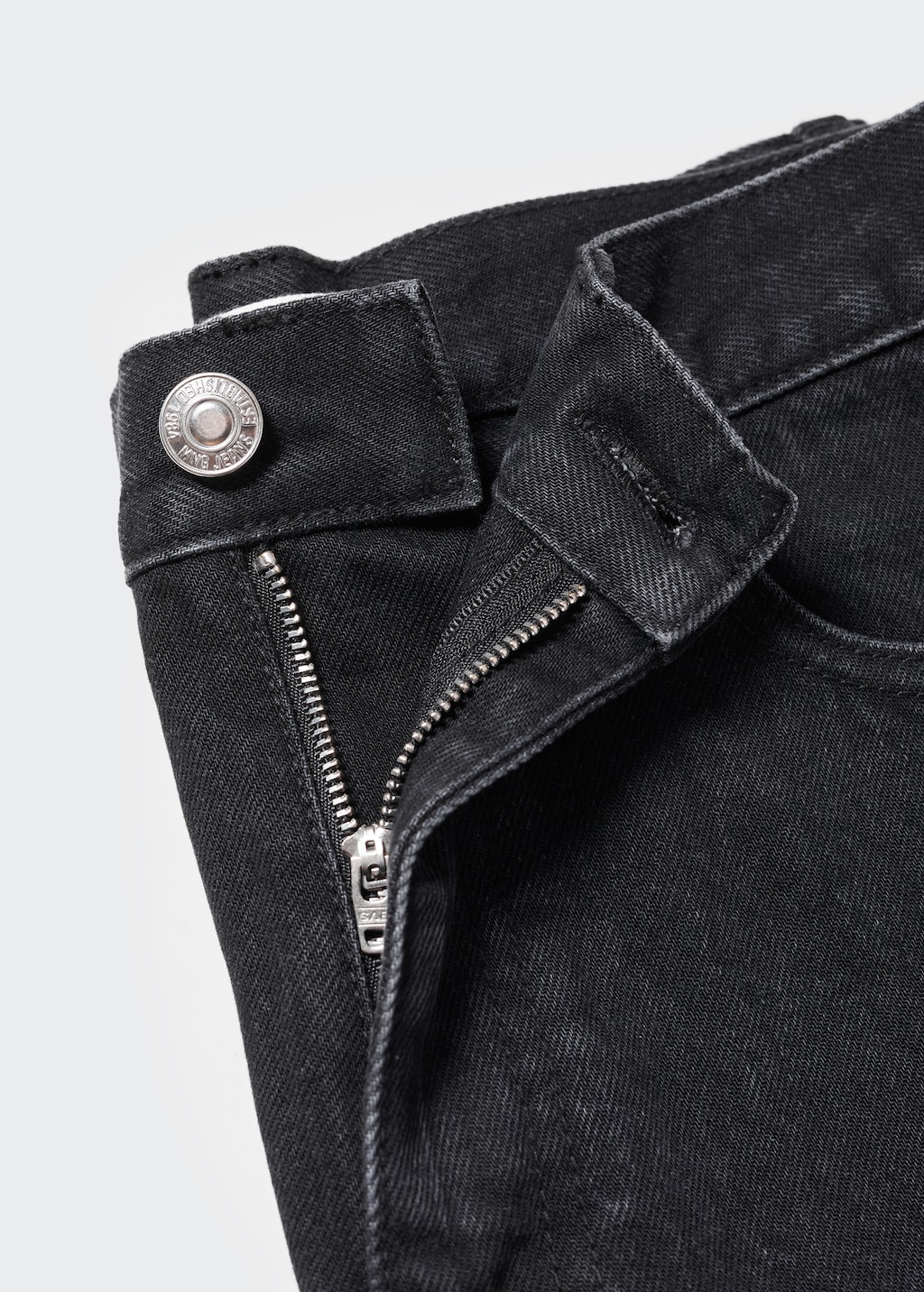 High-rise denim shorts - Details of the article 8