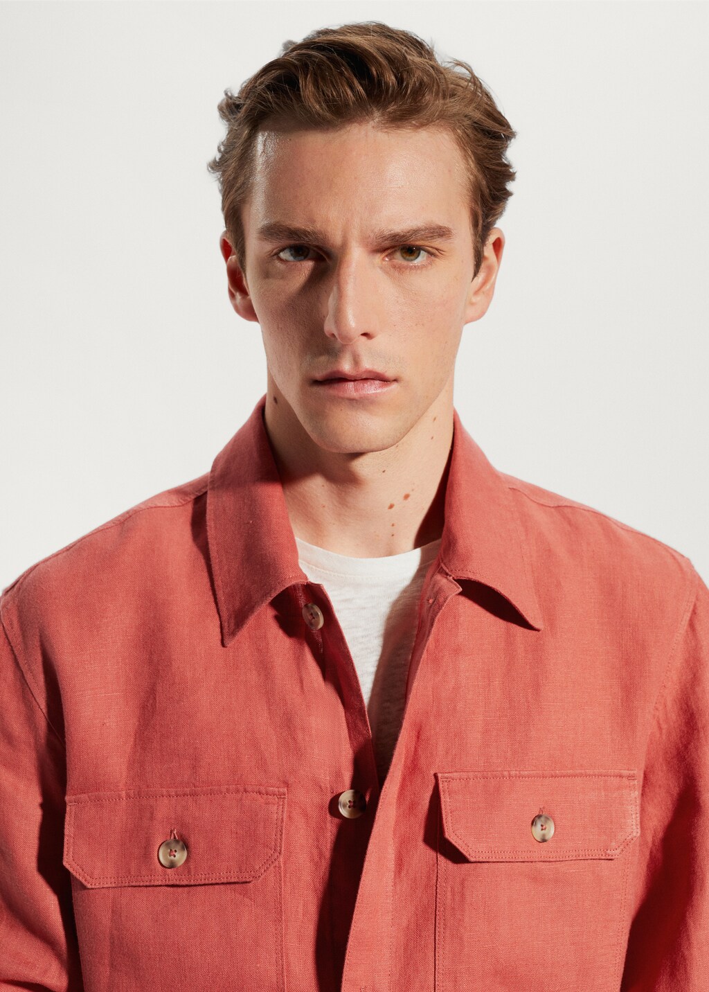 100% linen regular-fit overshirt - Details of the article 1