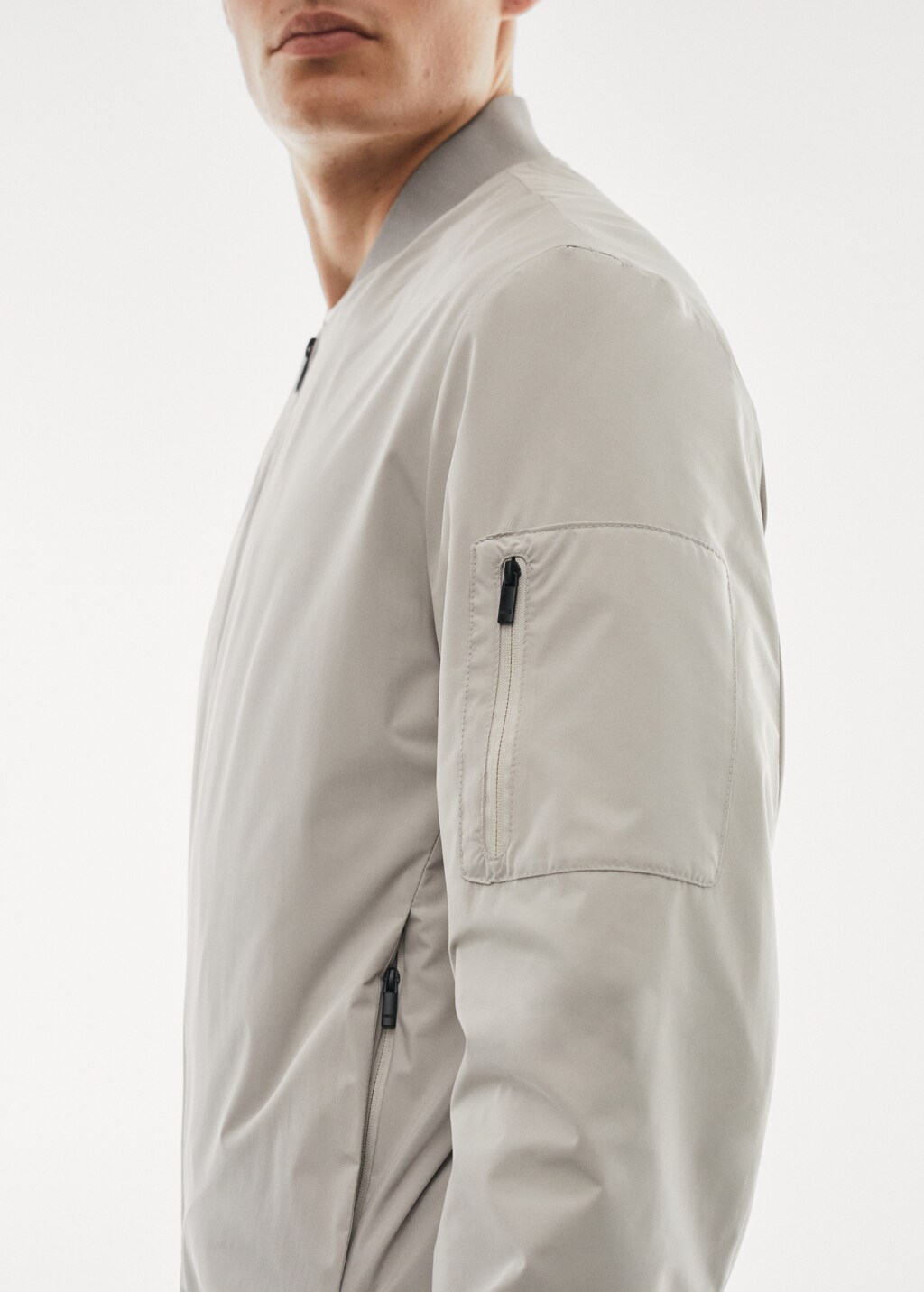 Bomber jacket made of water-repellent technical fabric - Details of the article 6