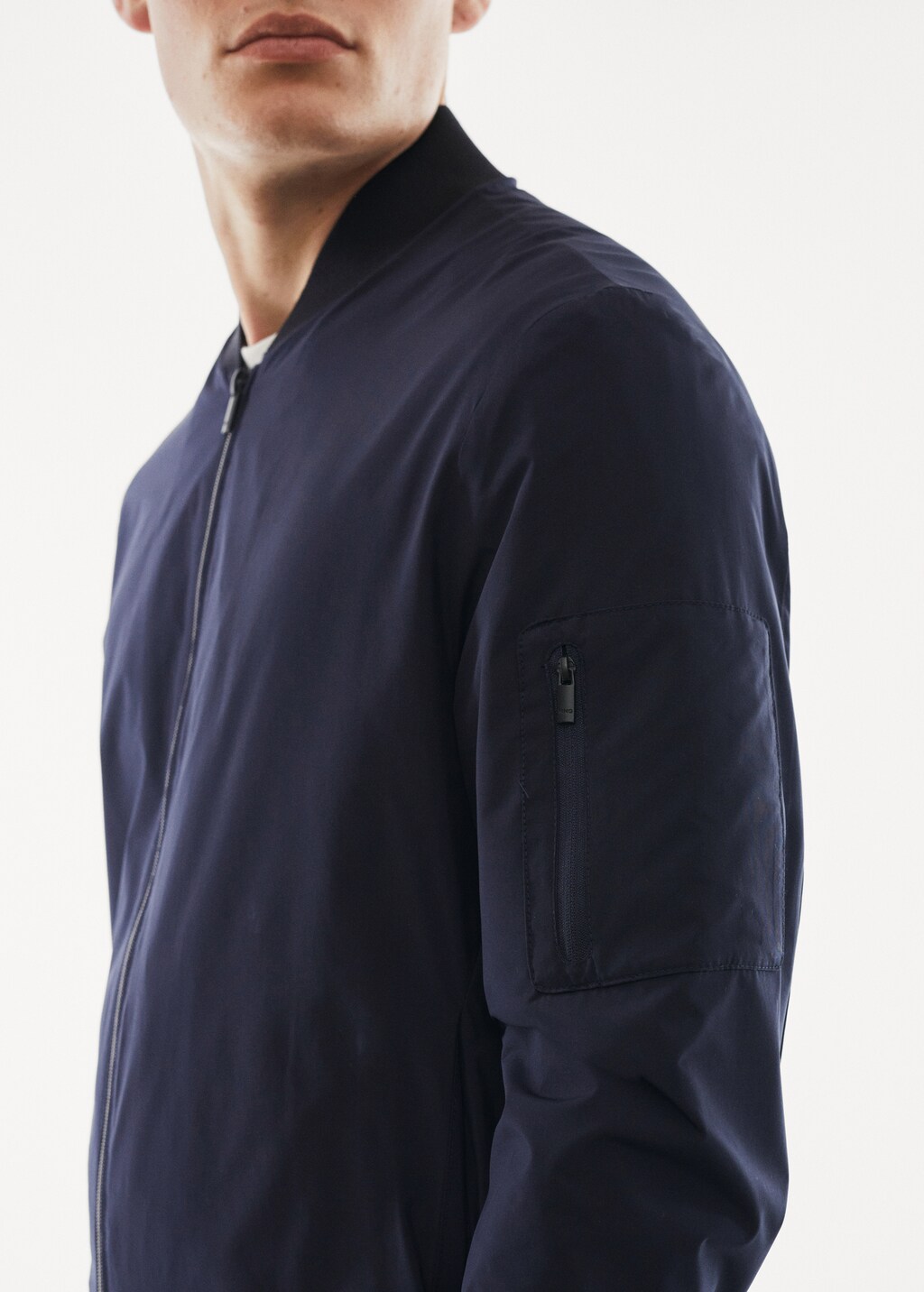 Bomber jacket made of water-repellent technical fabric - Details of the article 4