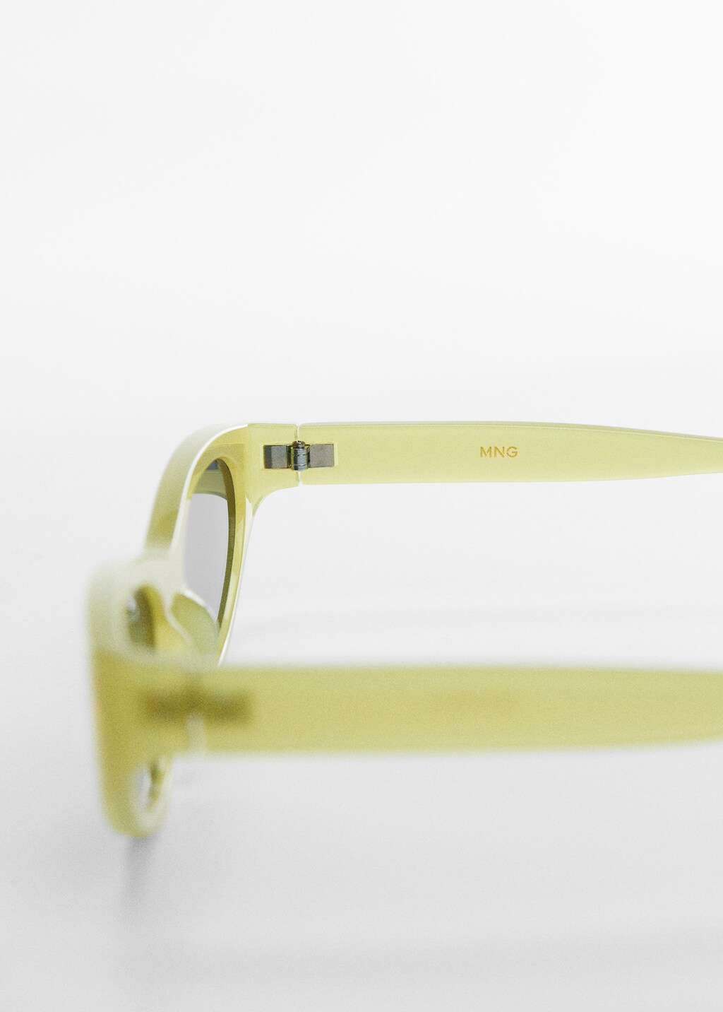 Retro style sunglasses - Details of the article 1