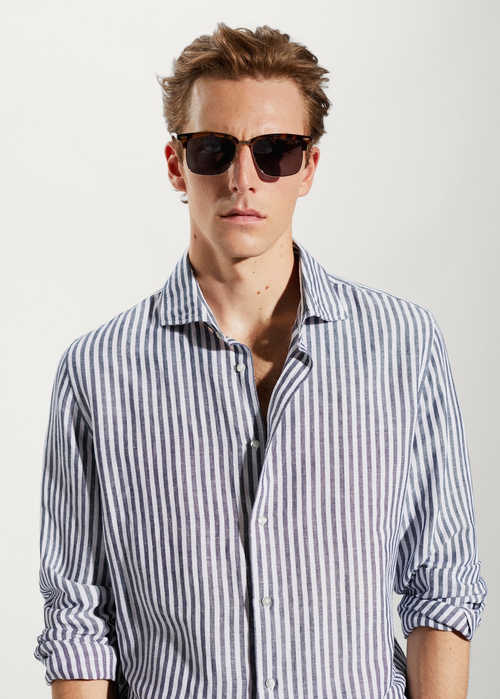 Slim fit striped linen shirt - Details of the article 1