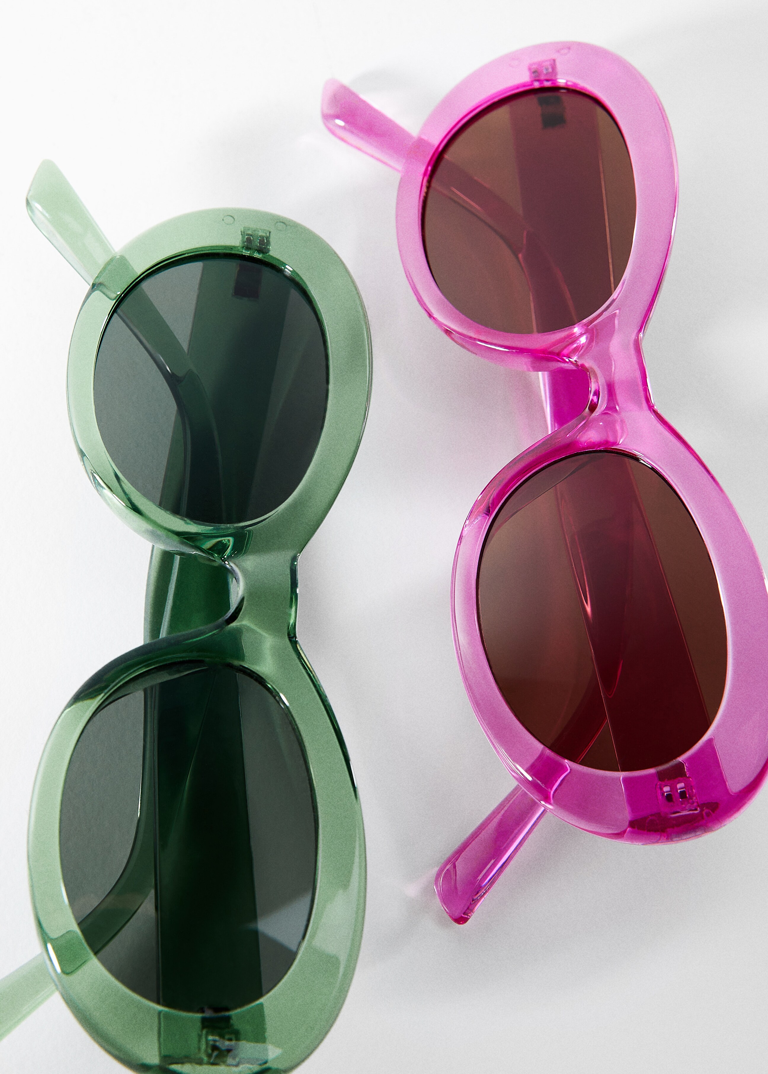Semi-transparent frame sunglasses - Details of the article 5