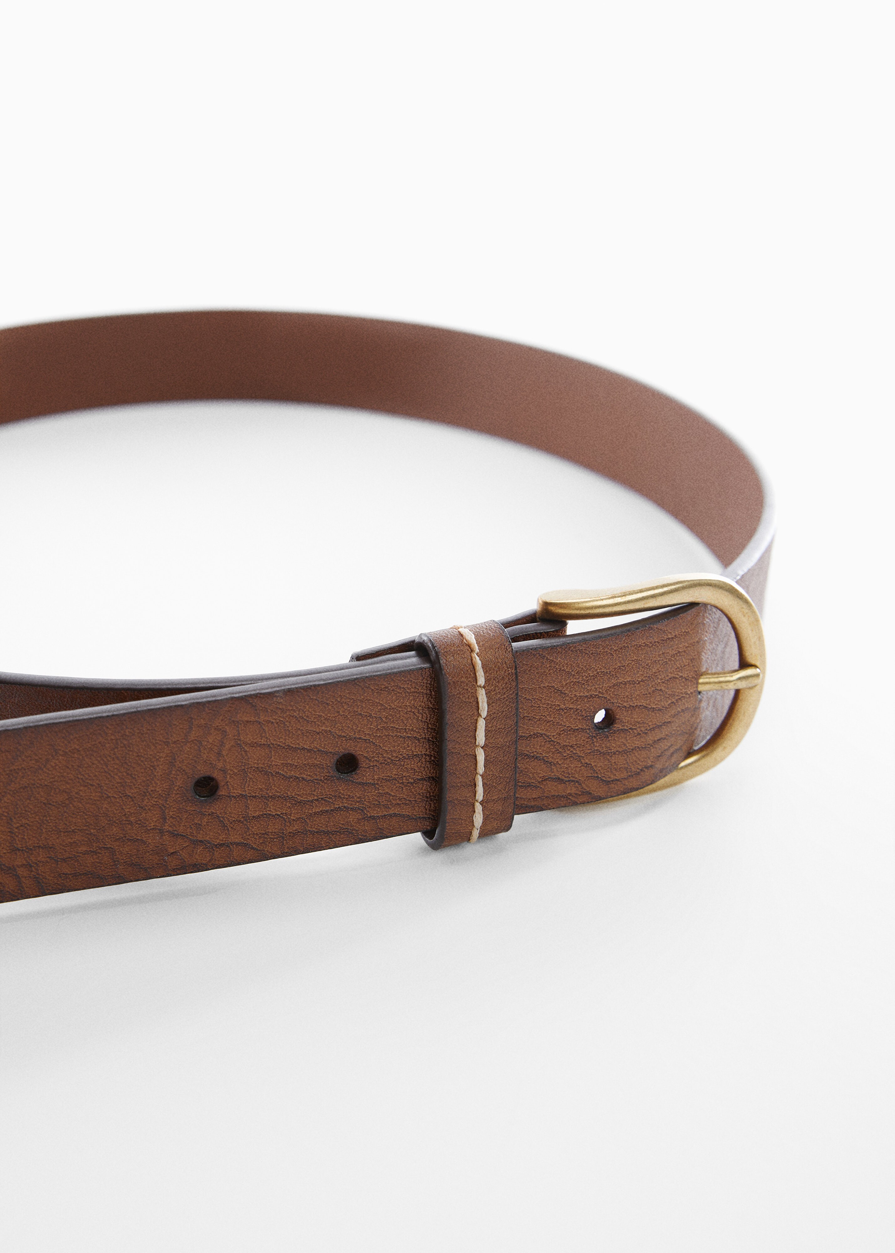 Pebbled leather belt - Details of the article 1