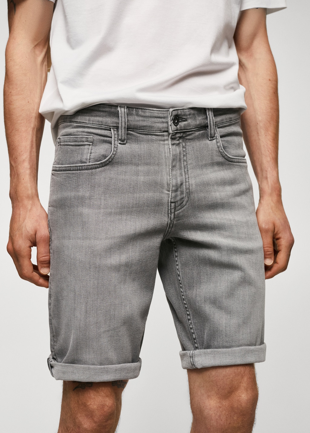 Slim-fit denim bermuda shorts - Details of the article 1