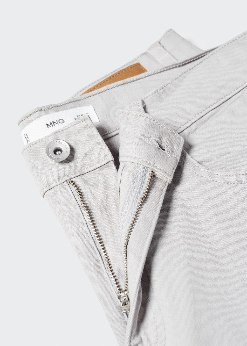 Slim-fit denim bermuda shorts - Details of the article 8