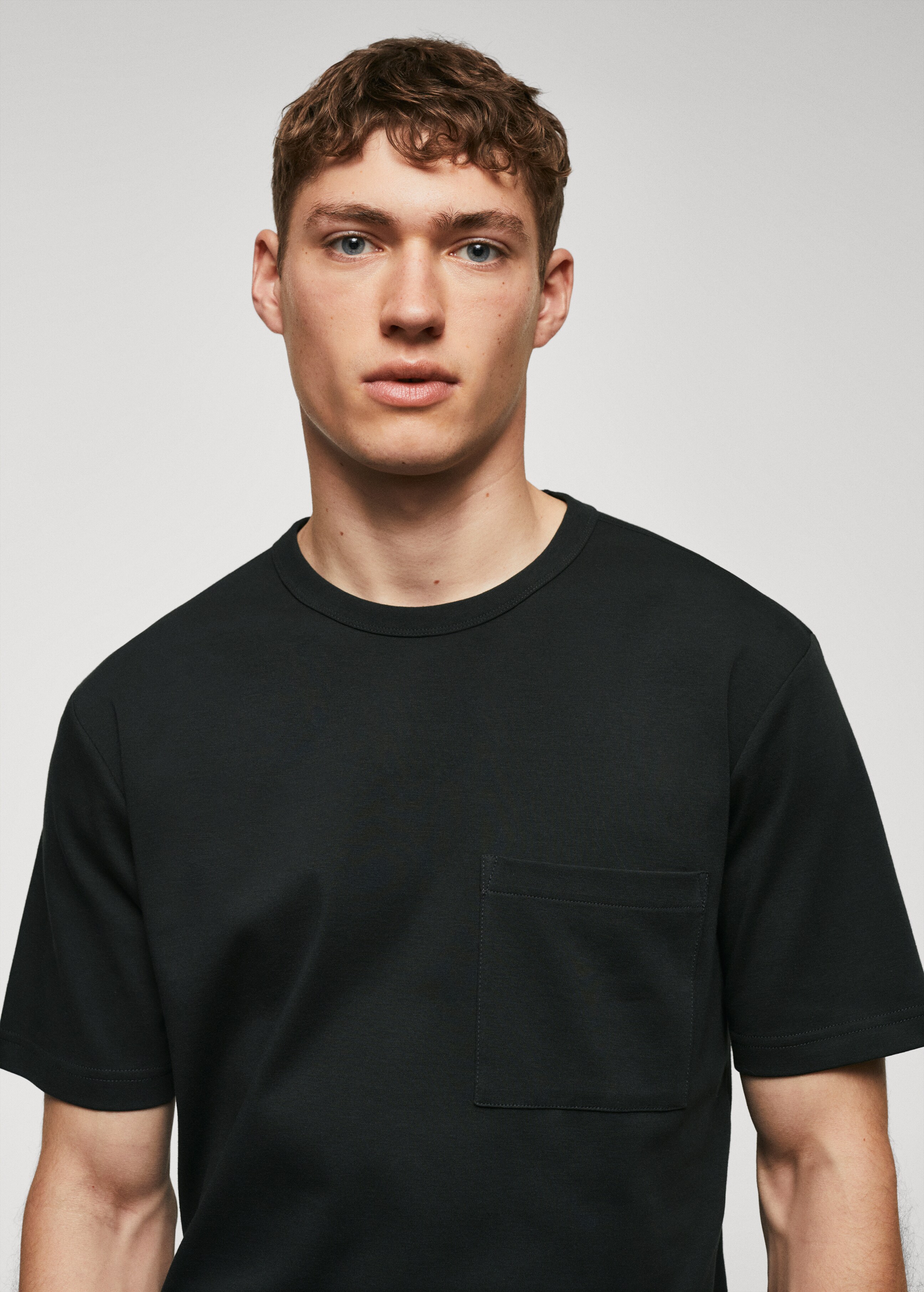 100% cotton t-shirt with pocket - Details of the article 1