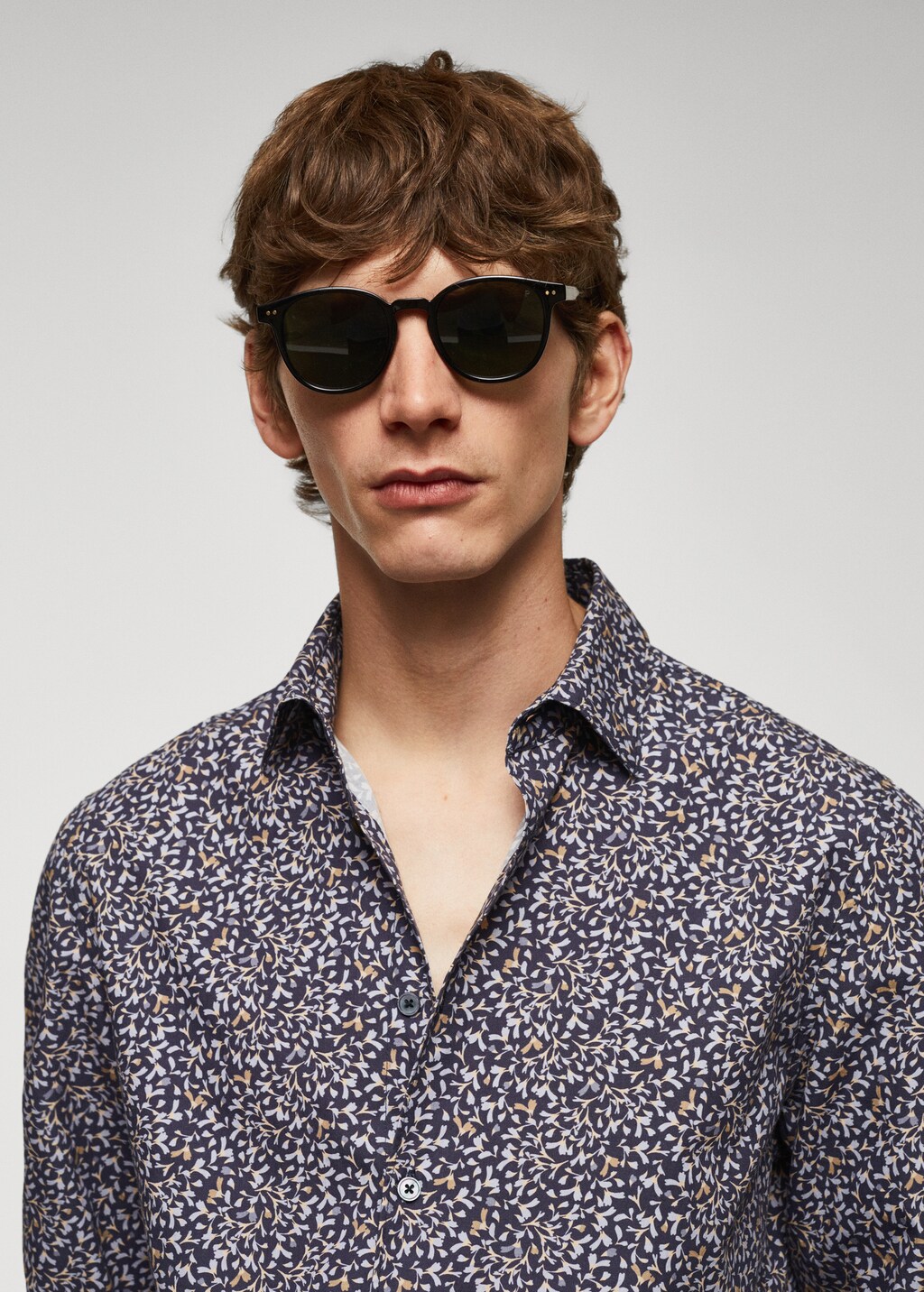 100% cotton shirt with micro-leaf print - Details of the article 1