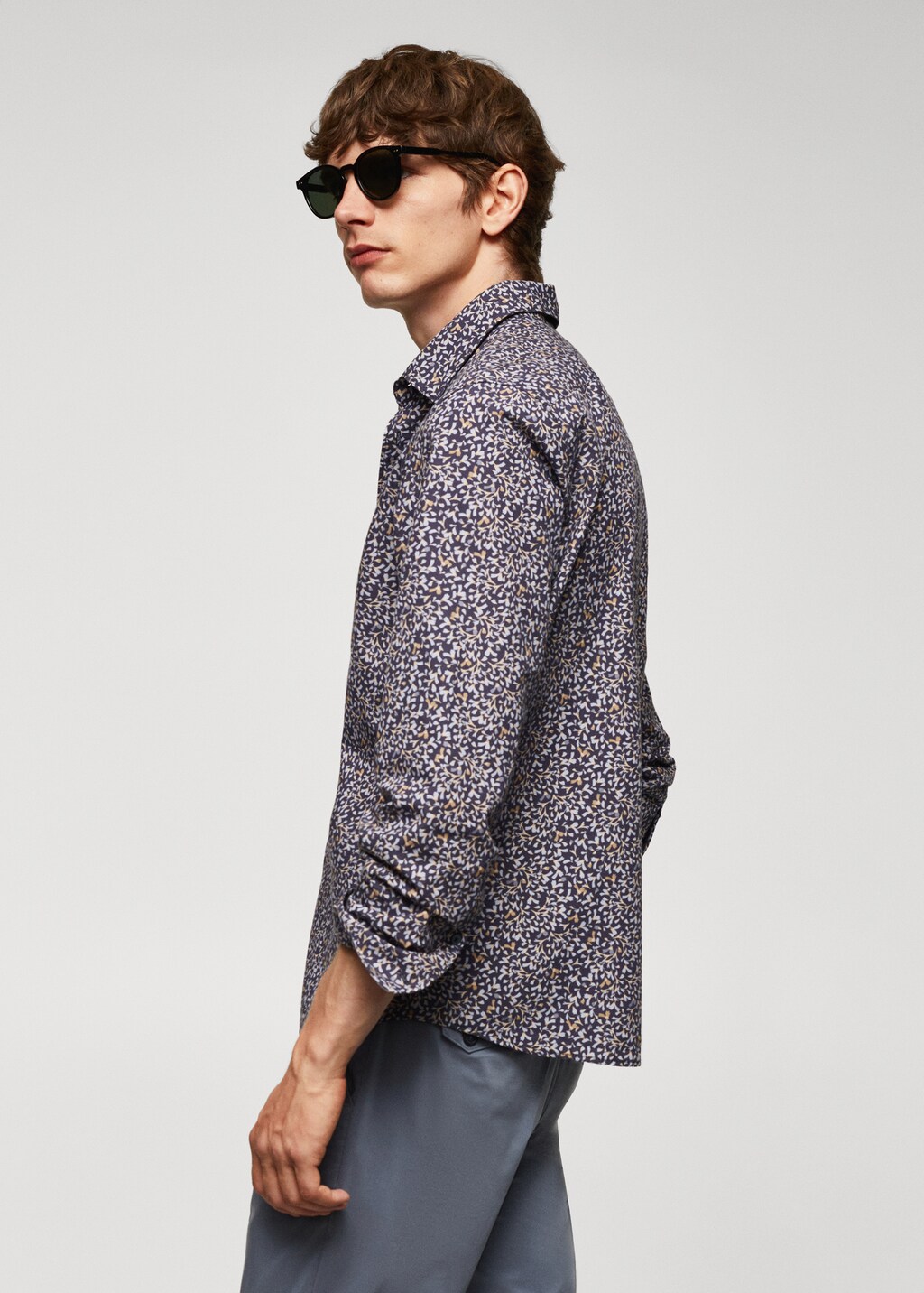 100% cotton shirt with micro-leaf print - Details of the article 2