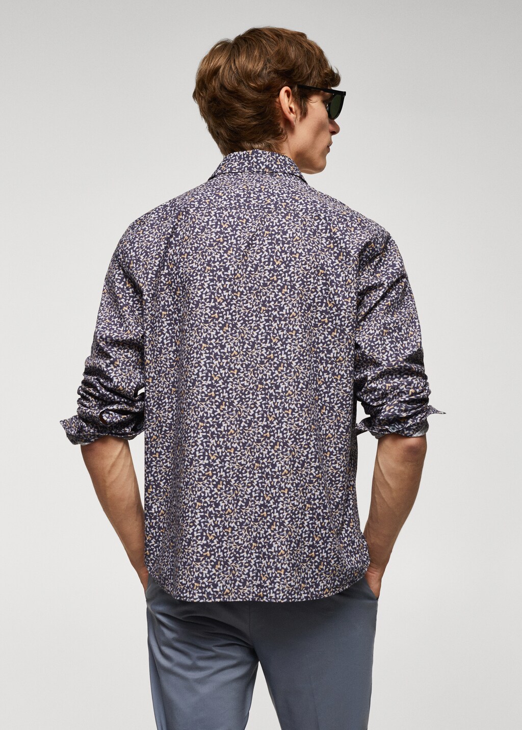 100% cotton shirt with micro-leaf print - Reverse of the article