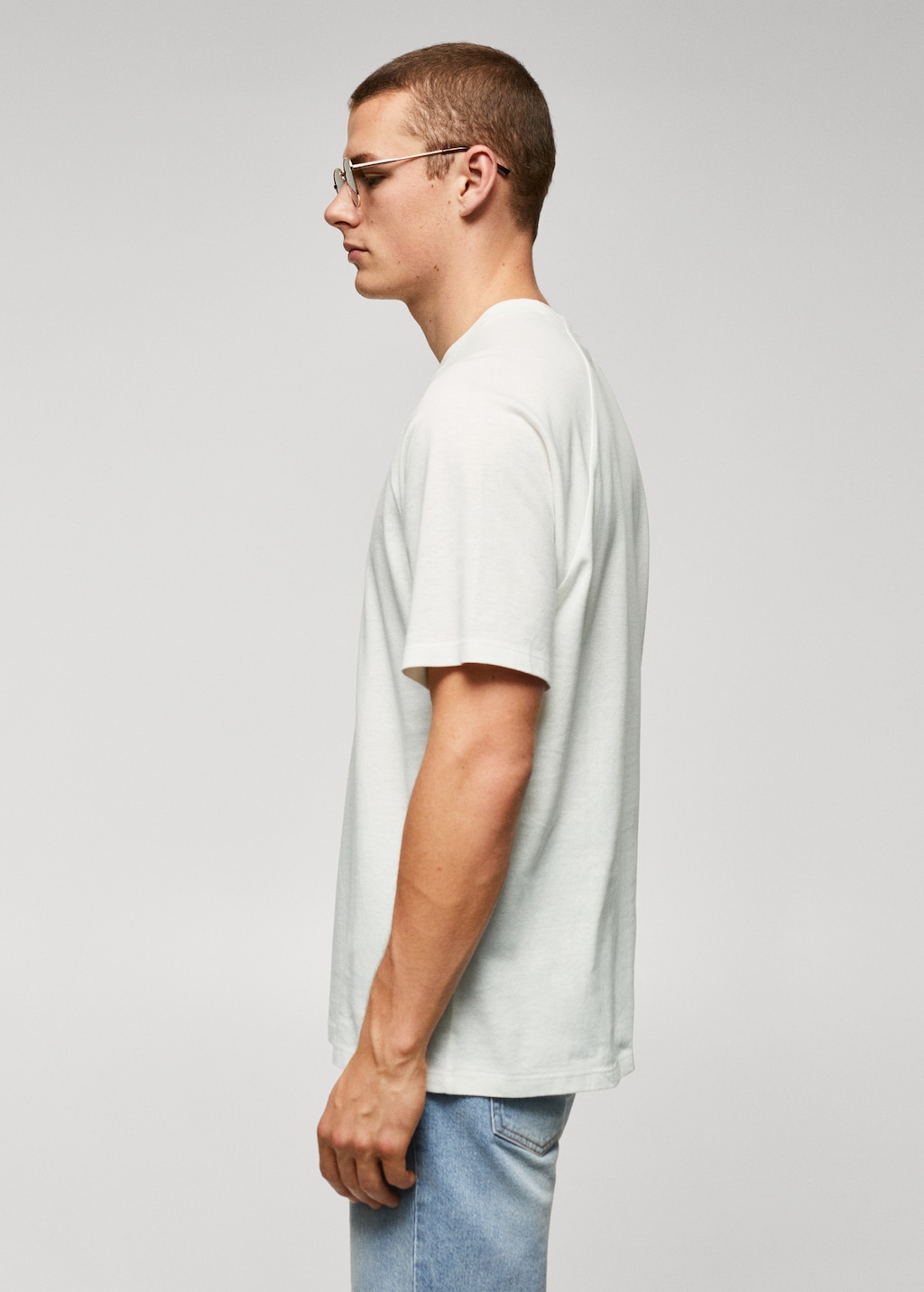 Textured cotton-linen t-shirt - Details of the article 2