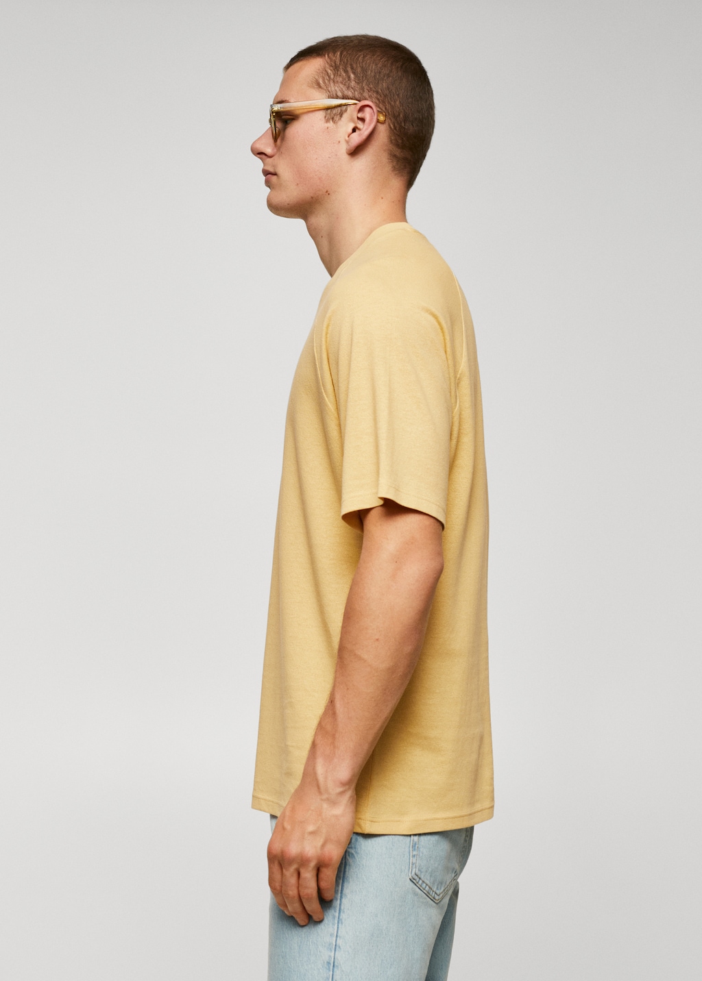 Textured cotton-linen t-shirt - Details of the article 2