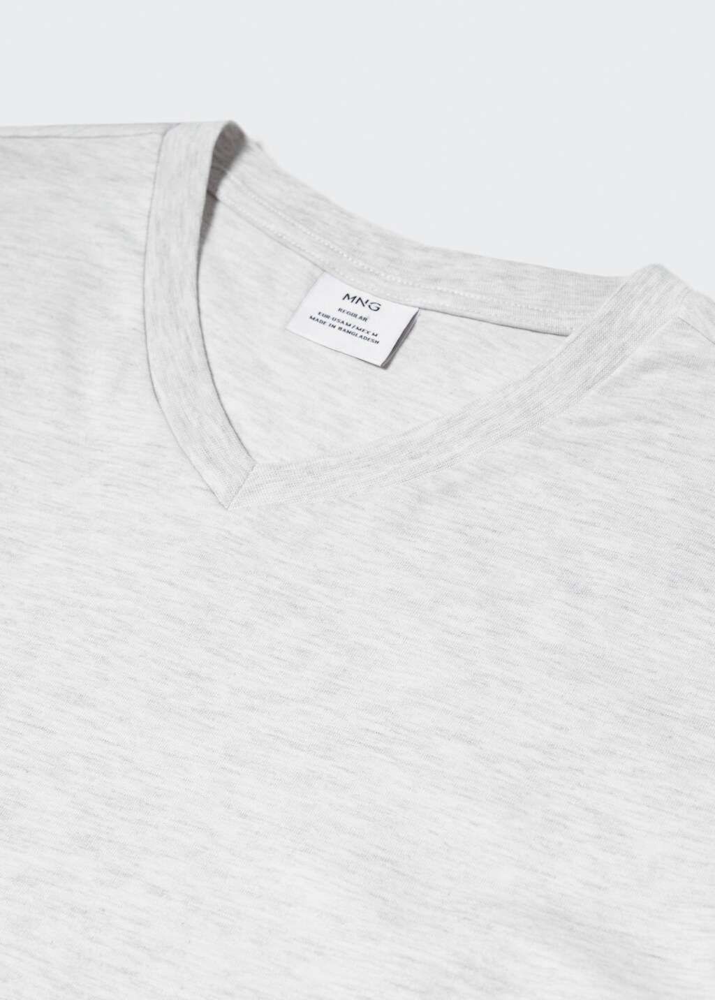 Basic cotton V-neck T-shirt - Details of the article 8