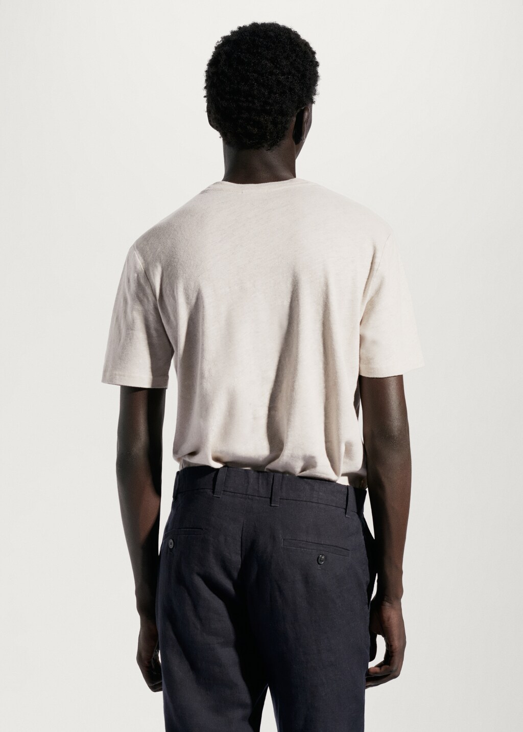 Cotton-linen pocket t-shirt - Reverse of the article