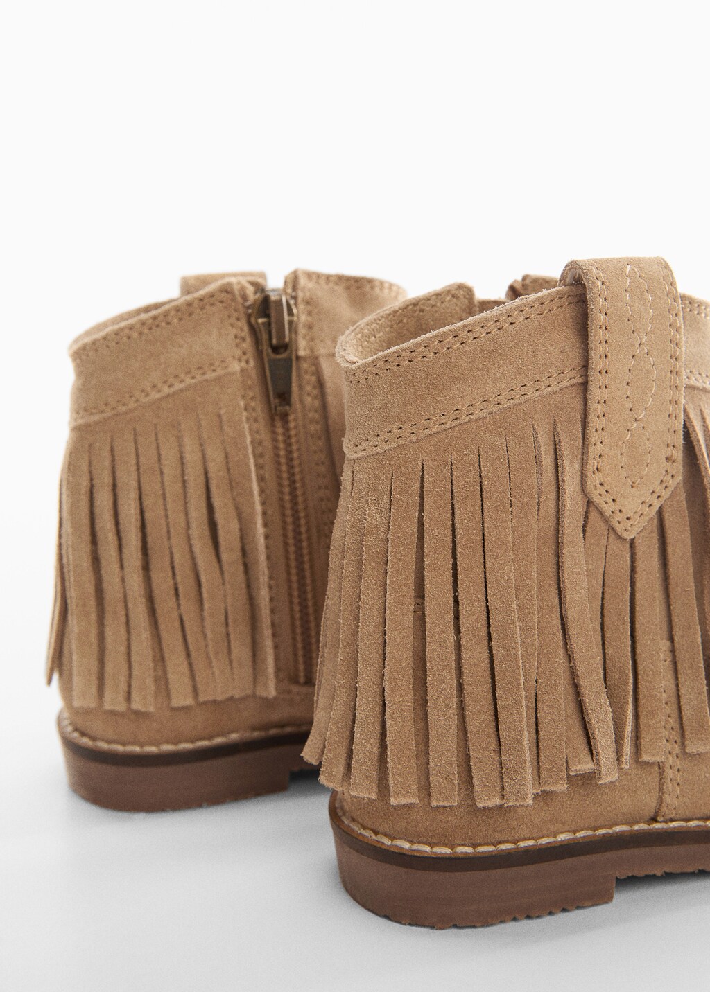 Fringed leather boots - Details of the article 1