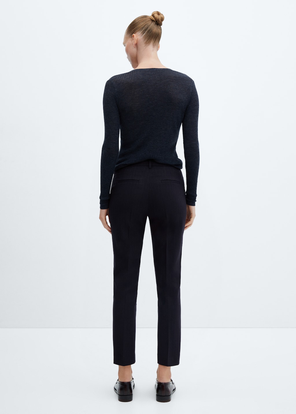 Mid-rise skinny trousers - Reverse of the article