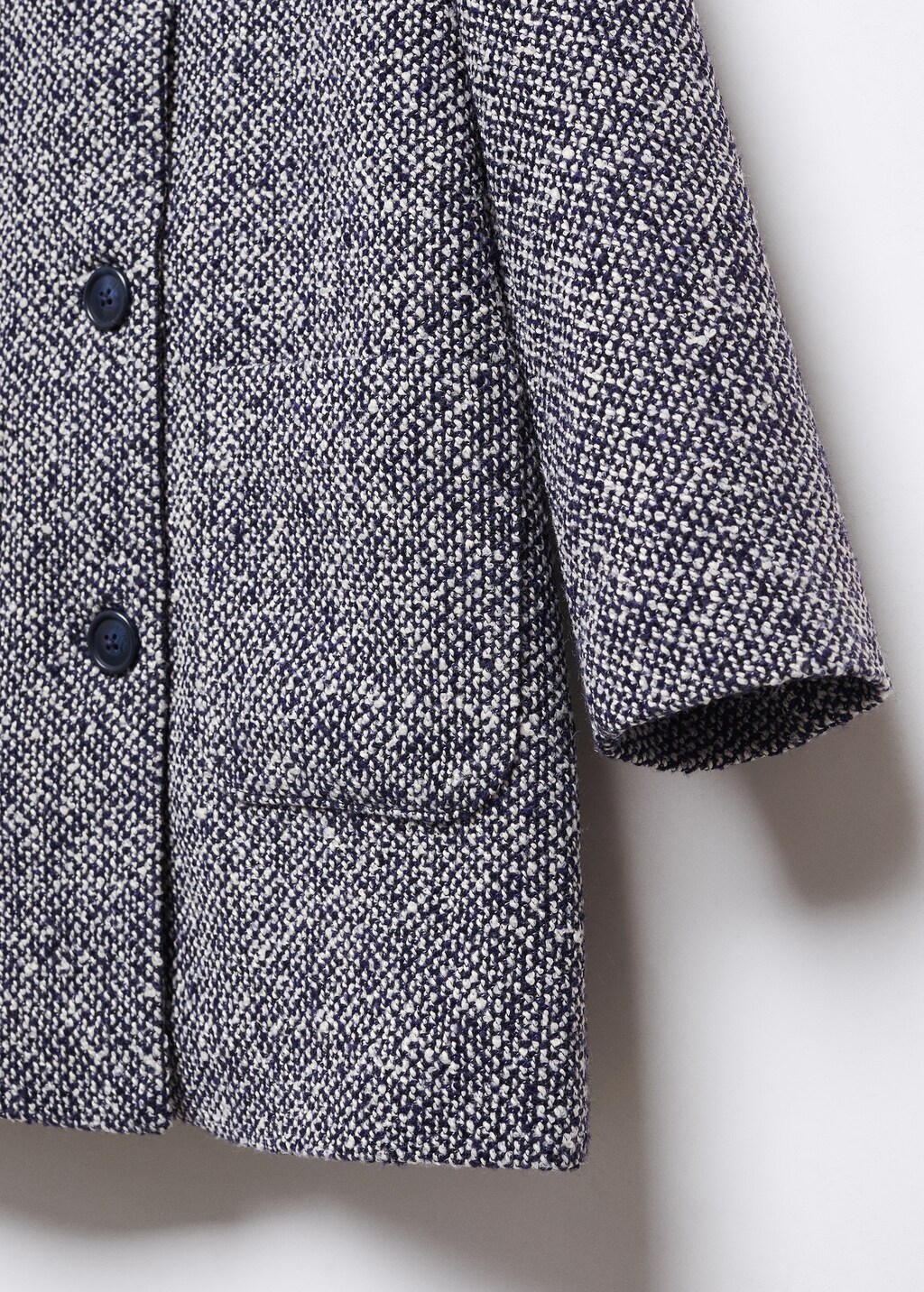 Buttoned herringbone coat - Details of the article 8