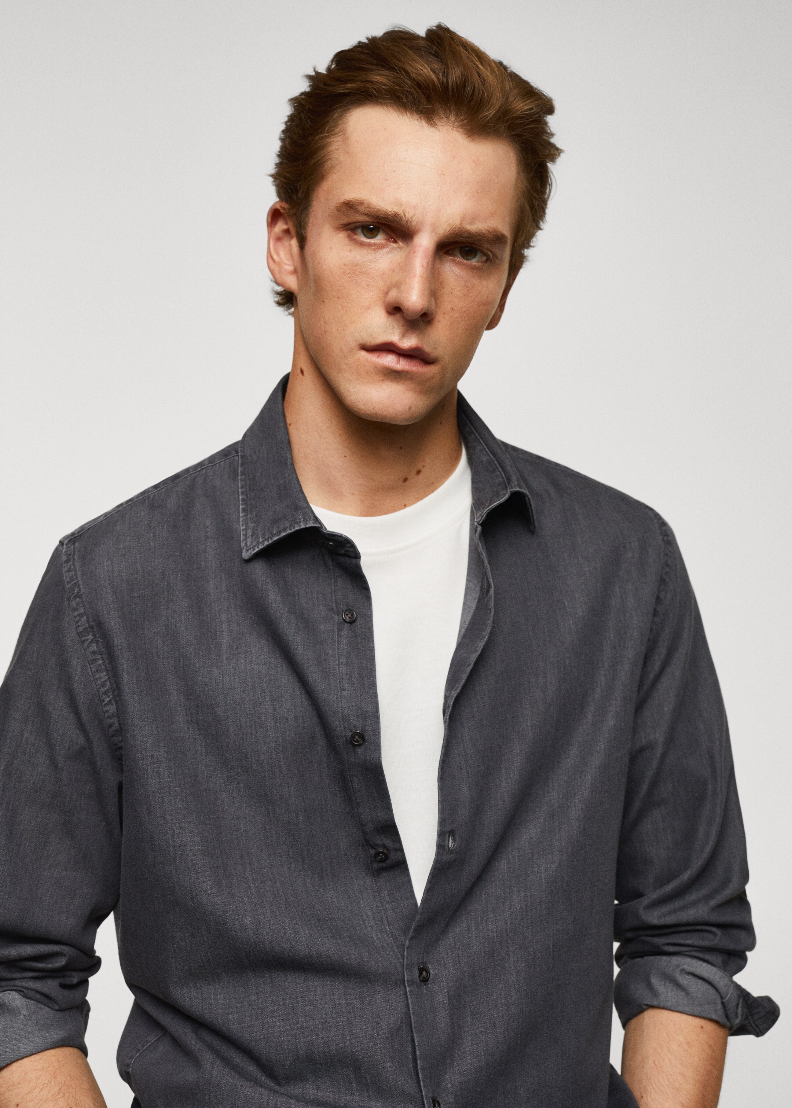 Slim-fit chambray cotton shirt - Details of the article 1