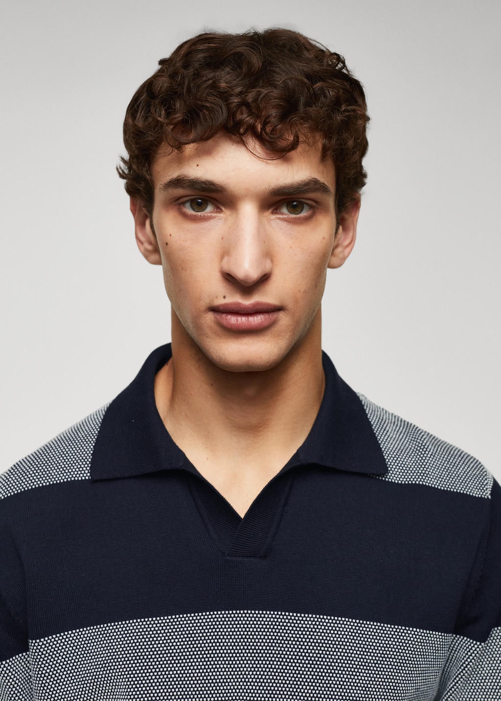 Striped fine-knit polo shirt - Details of the article 1