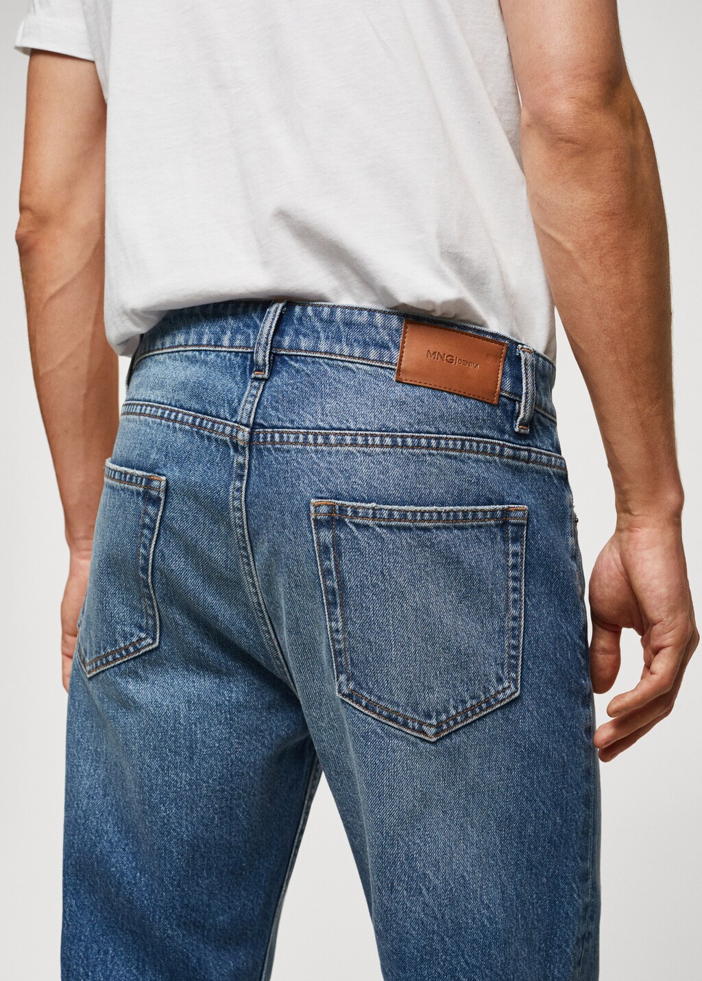 Medium-wash tapered-fit jeans - Details of the article 4