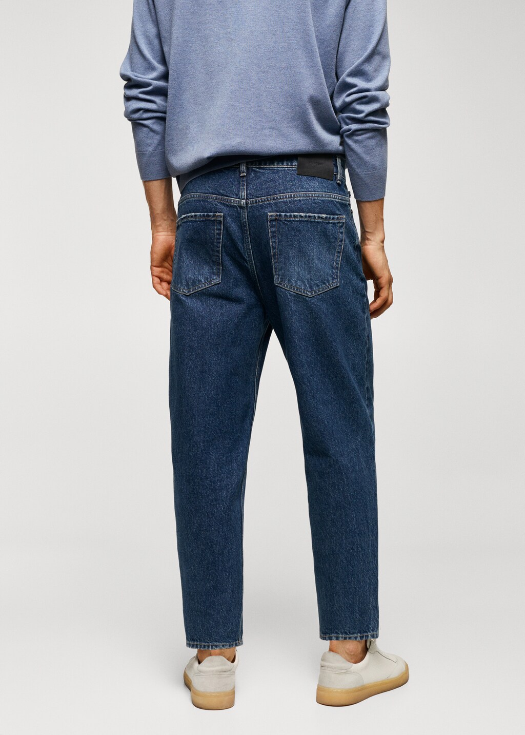 Tapered loose cropped jeans - Reverse of the article