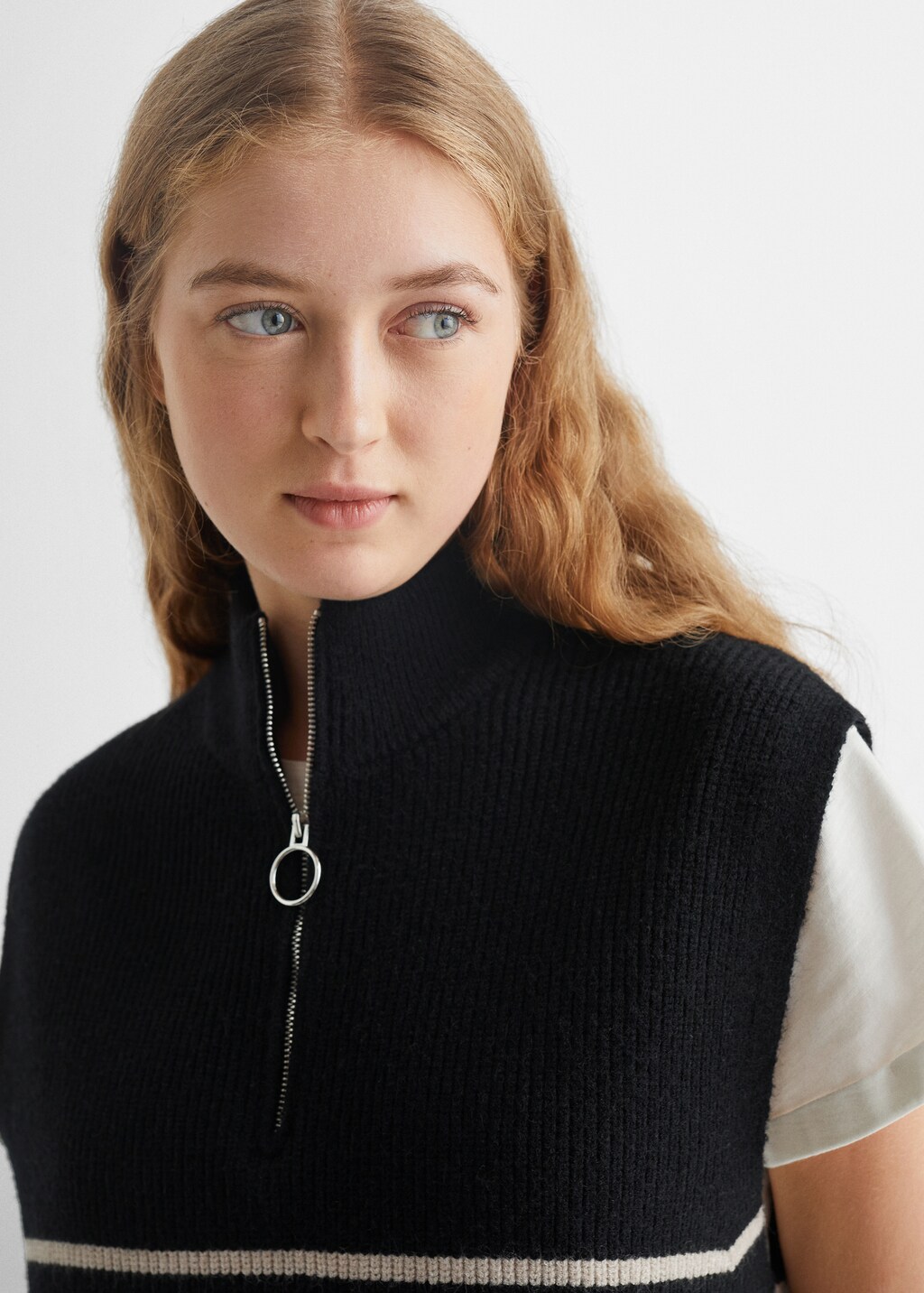 Striped knitted gilet - Details of the article 1