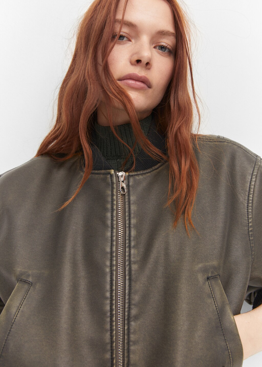 Worn-effect bomber jacket - Details of the article 1