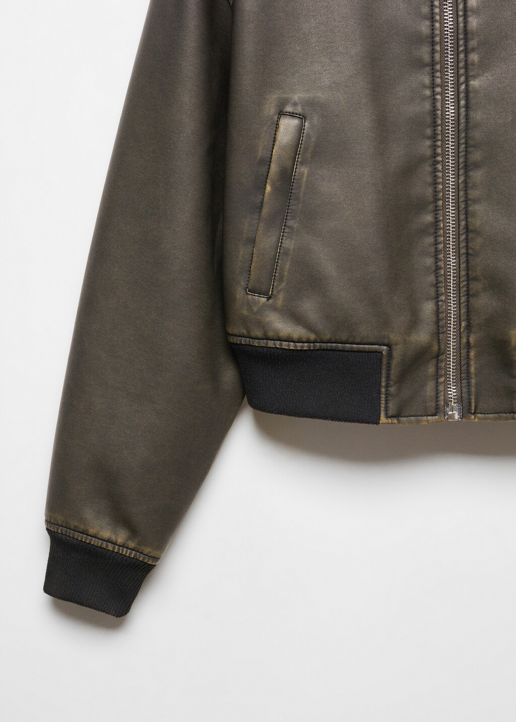 Worn-effect bomber jacket - Details of the article 8