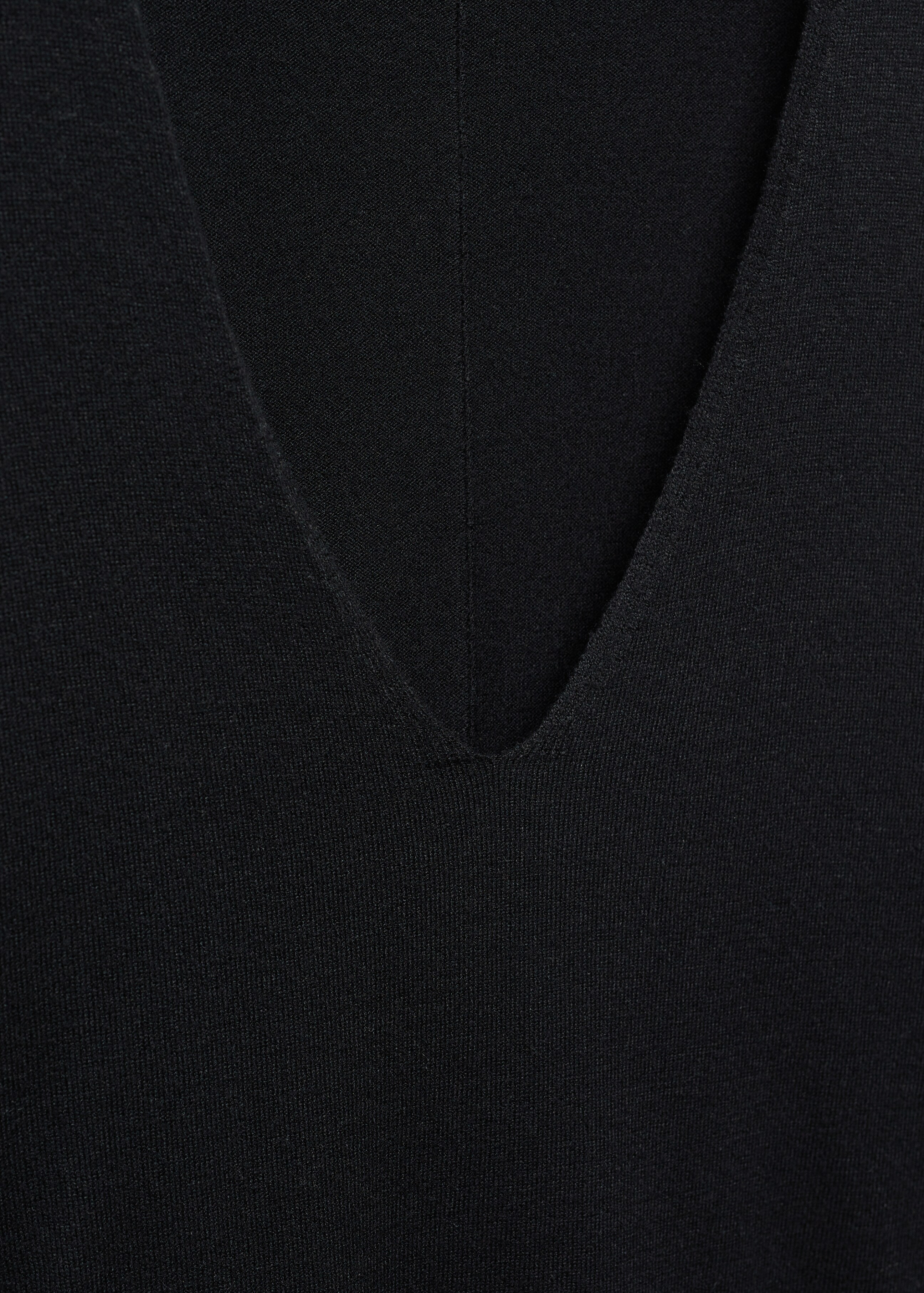 Fine-knit V-neck sweater - Details of the article 8