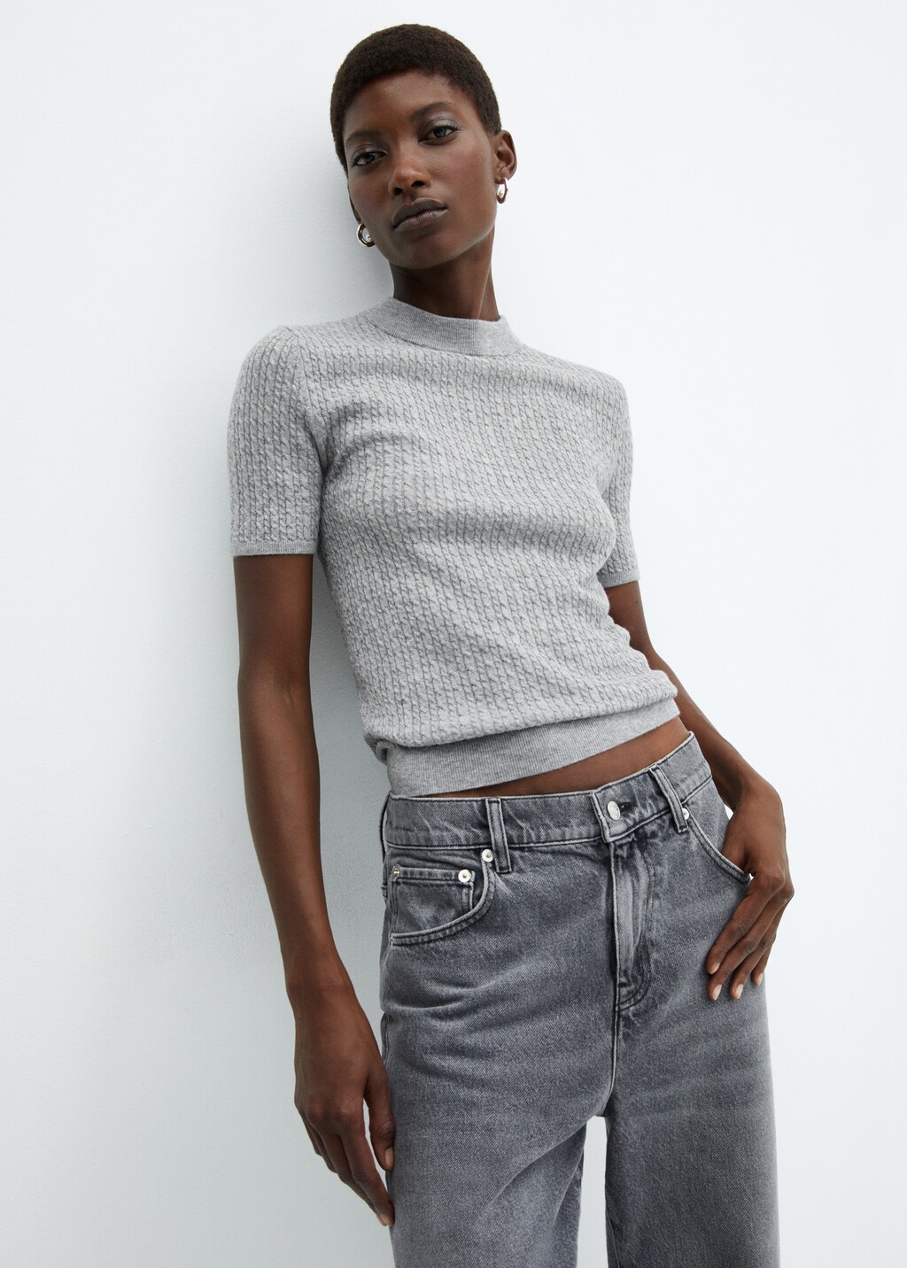 Short-sleeved braided wool sweater - Details of the article 2