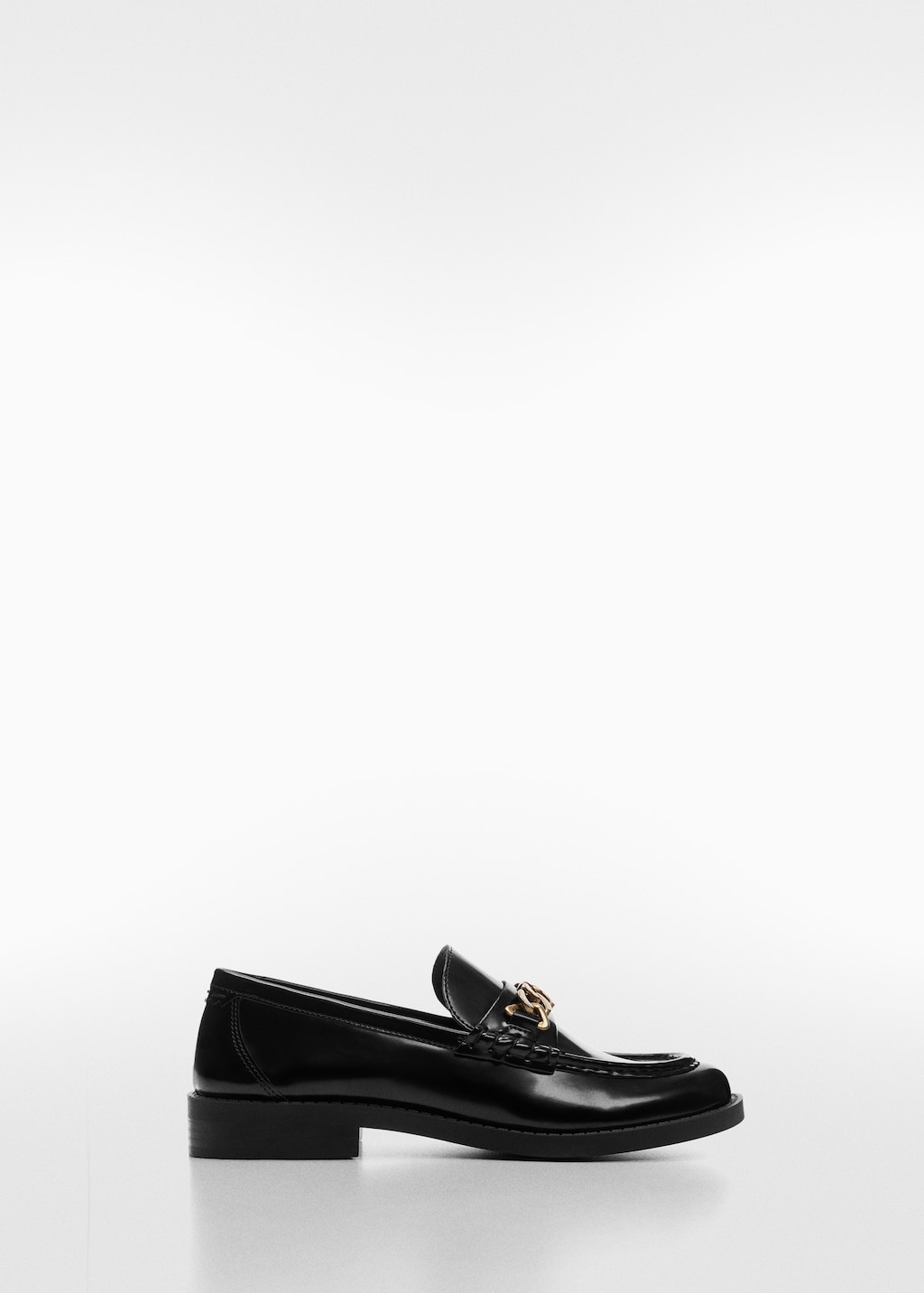 Burberry shops chain loafers