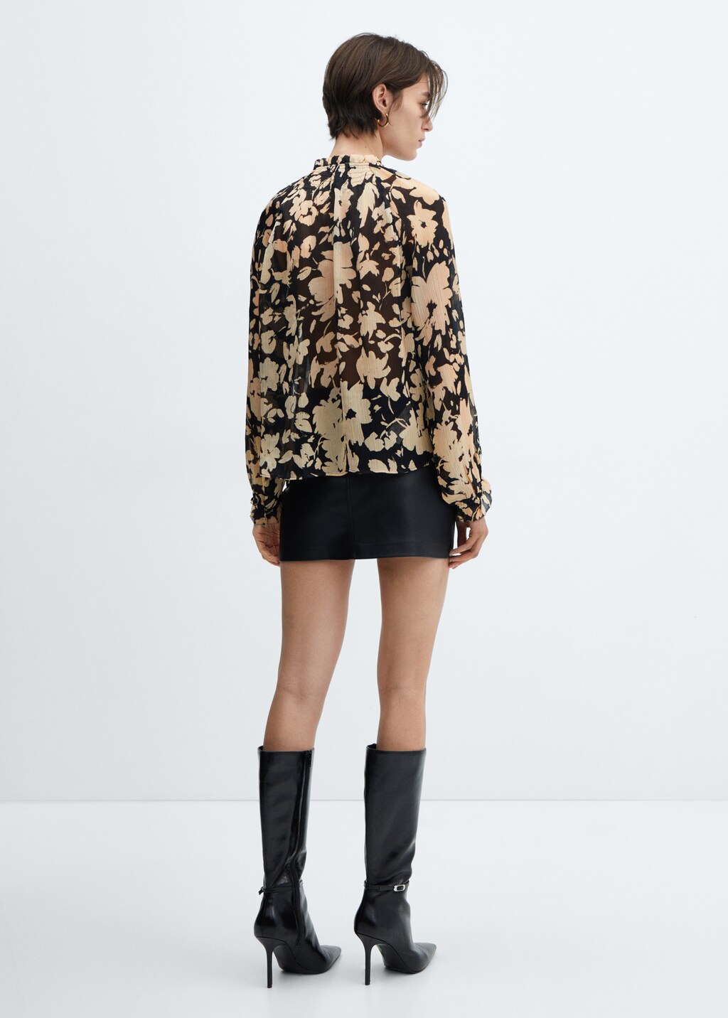 Floral-print flowy blouse - Reverse of the article