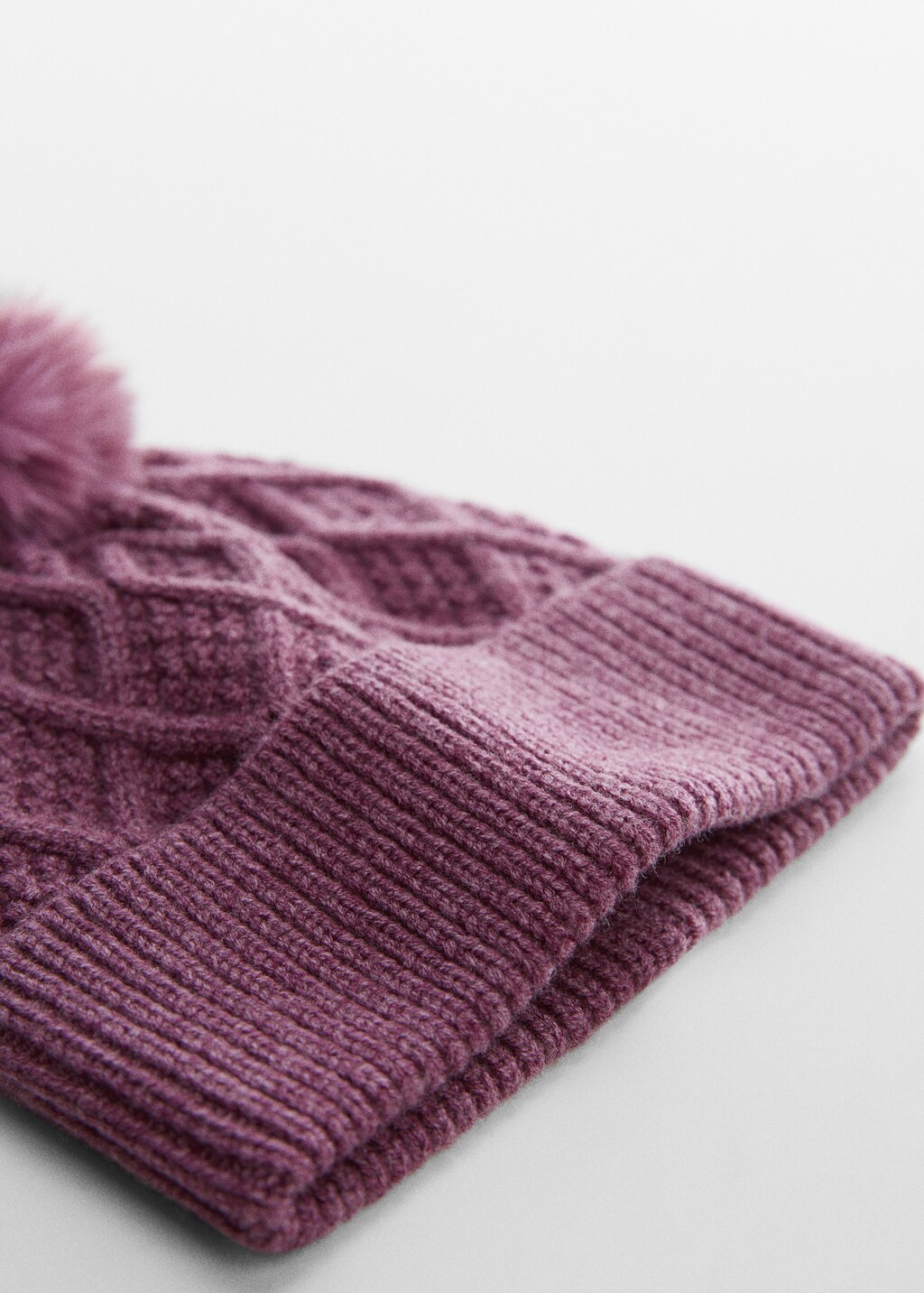 Cable-knit beanie - Medium plane