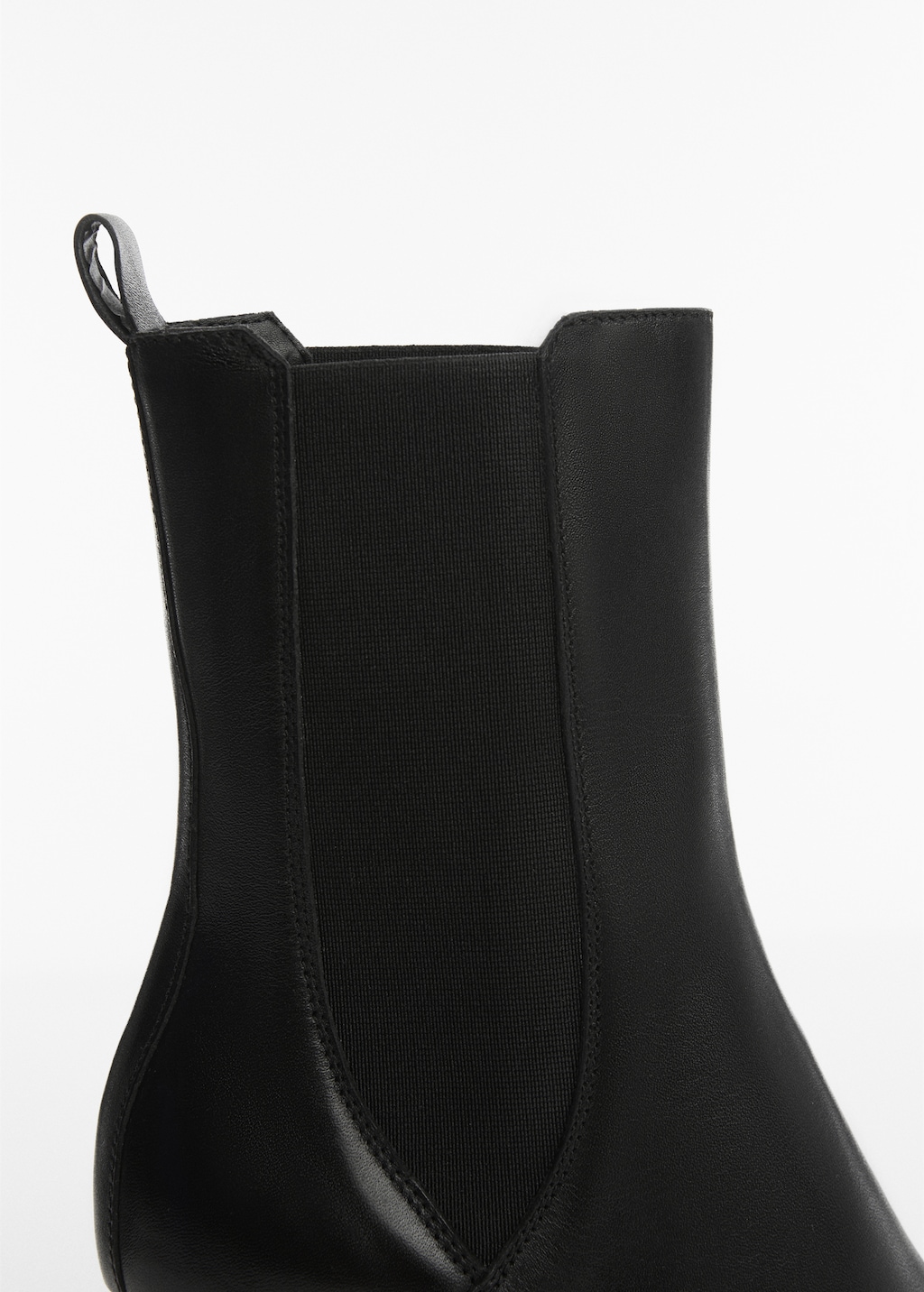 Leather heeled boots - Details of the article 1