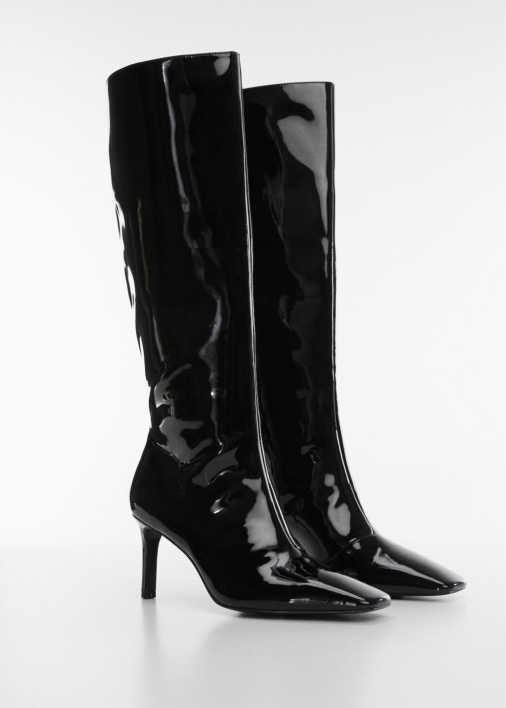 Patent leather effect heeled boots