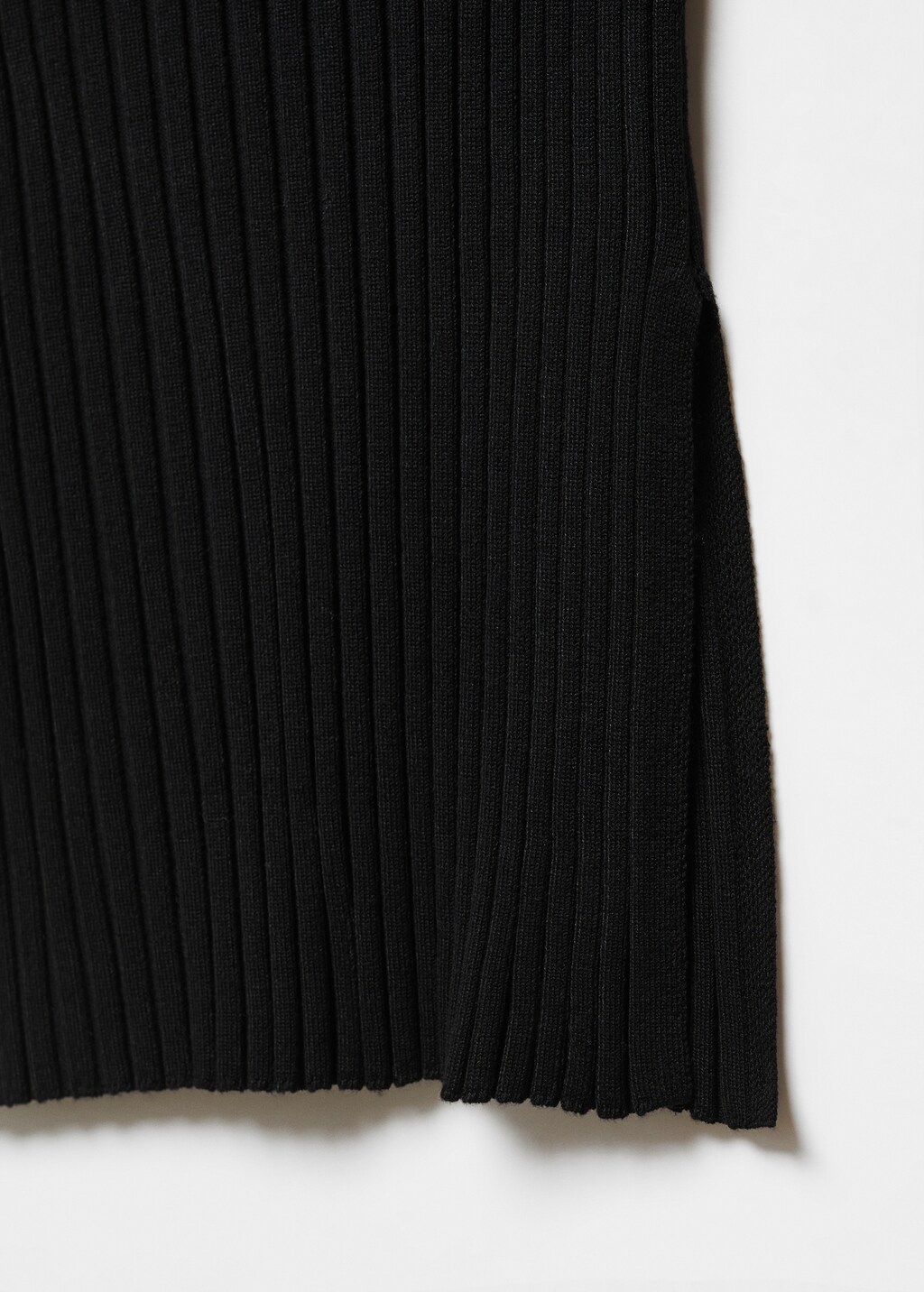 Ribbed V-neck top - Details of the article 8