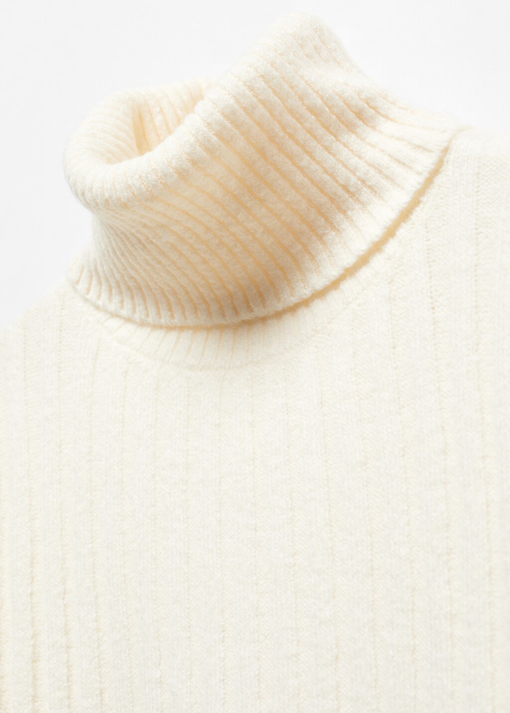 Rolled neck cable sweater - Details of the article 8