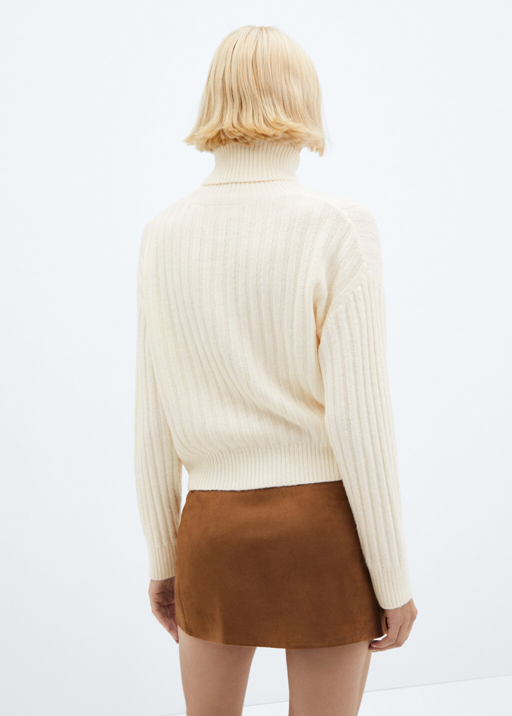 Rolled neck cable sweater - Reverse of the article